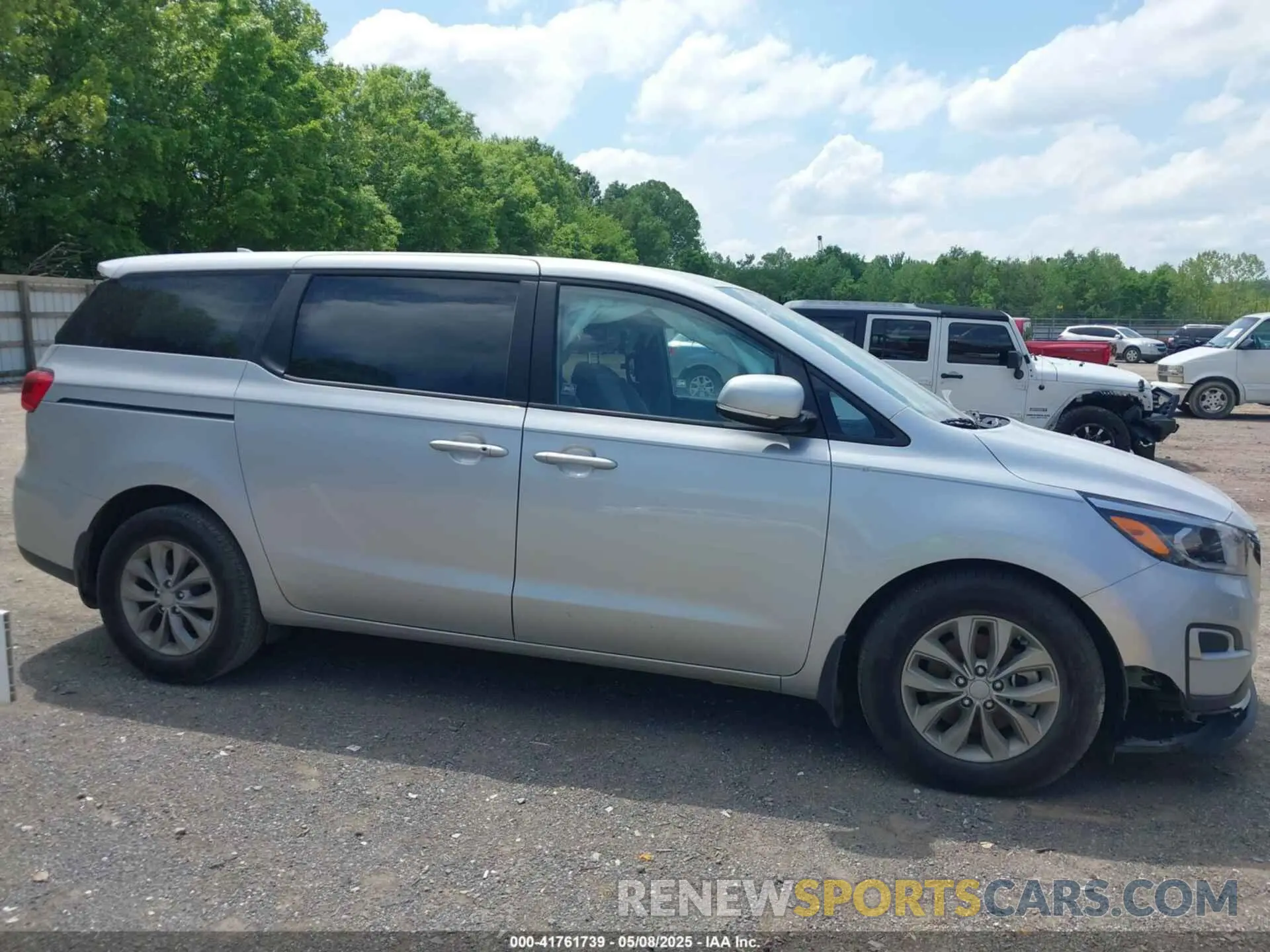 13 Photograph of a damaged car KNDMB5C1XM6667206 KIA SEDONA 2021