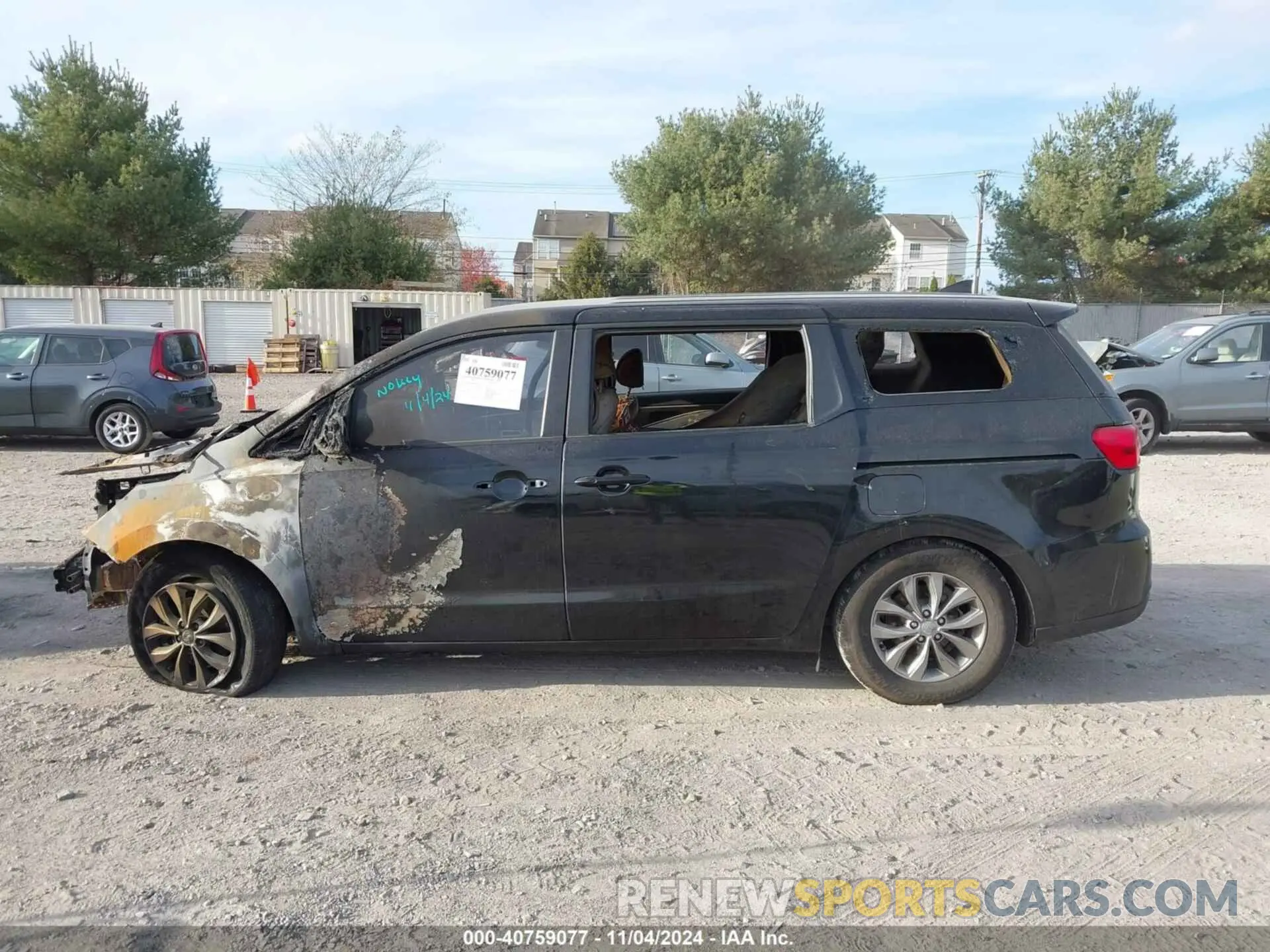 13 Photograph of a damaged car KNDMB5C1XM6673667 KIA SEDONA 2021