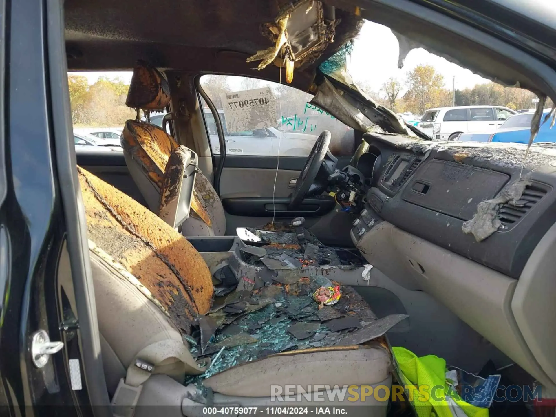 5 Photograph of a damaged car KNDMB5C1XM6673667 KIA SEDONA 2021