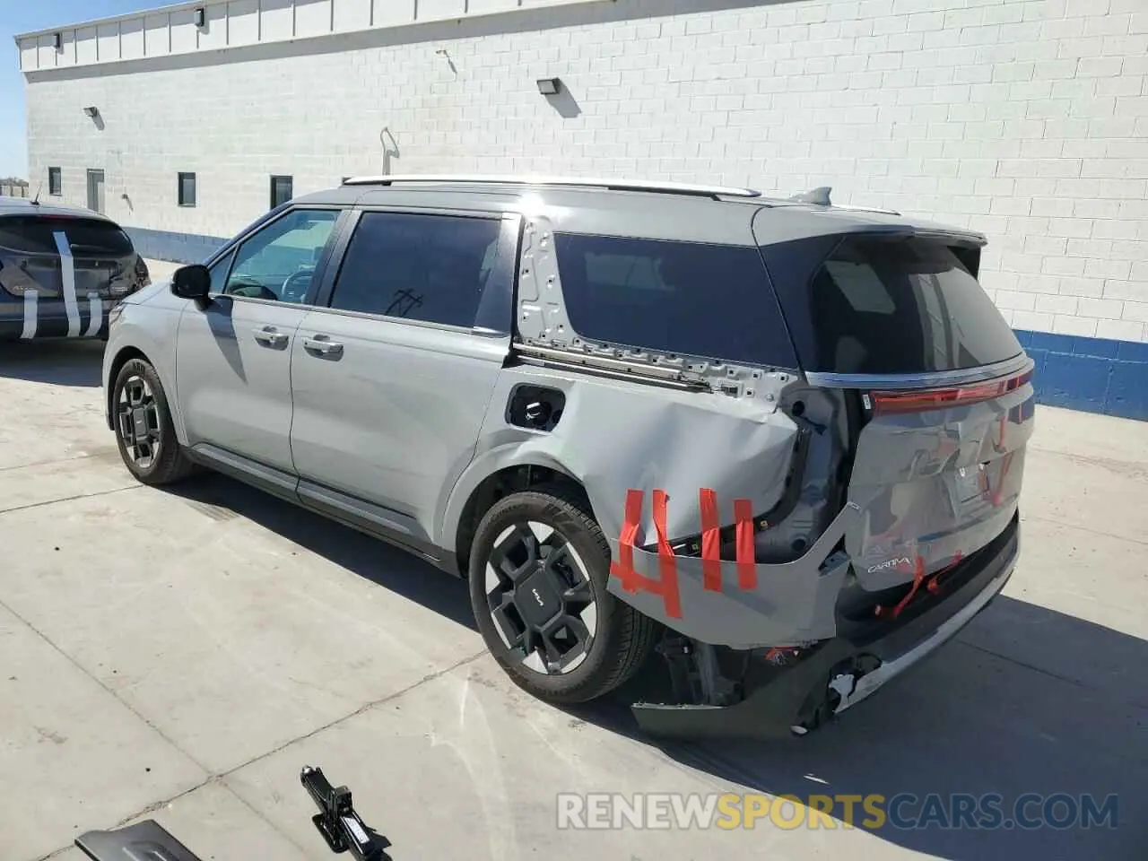 2 Photograph of a damaged car KNDNC5K31S6477182 KIA SEDONA 2025