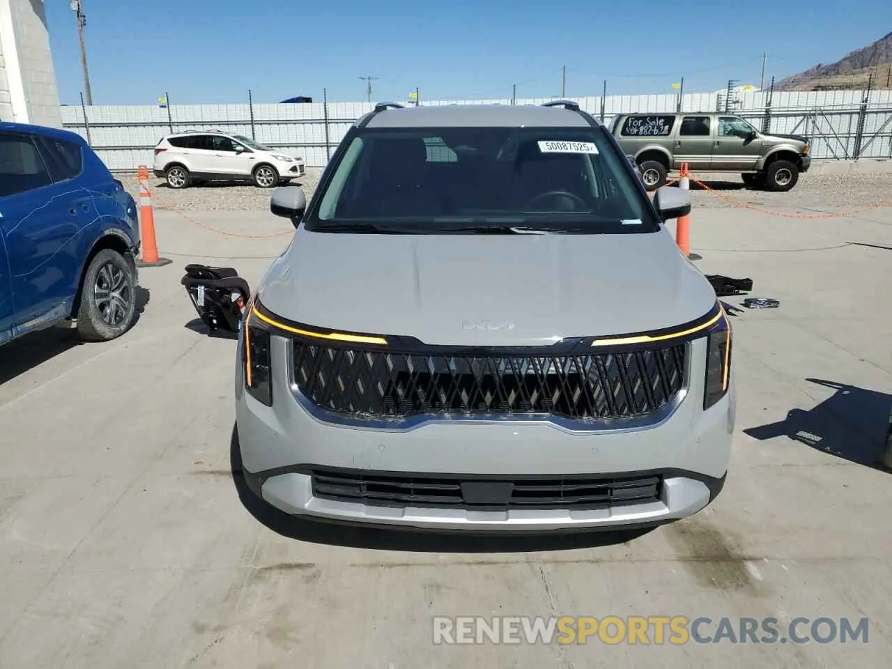 5 Photograph of a damaged car KNDNC5K31S6477182 KIA SEDONA 2025