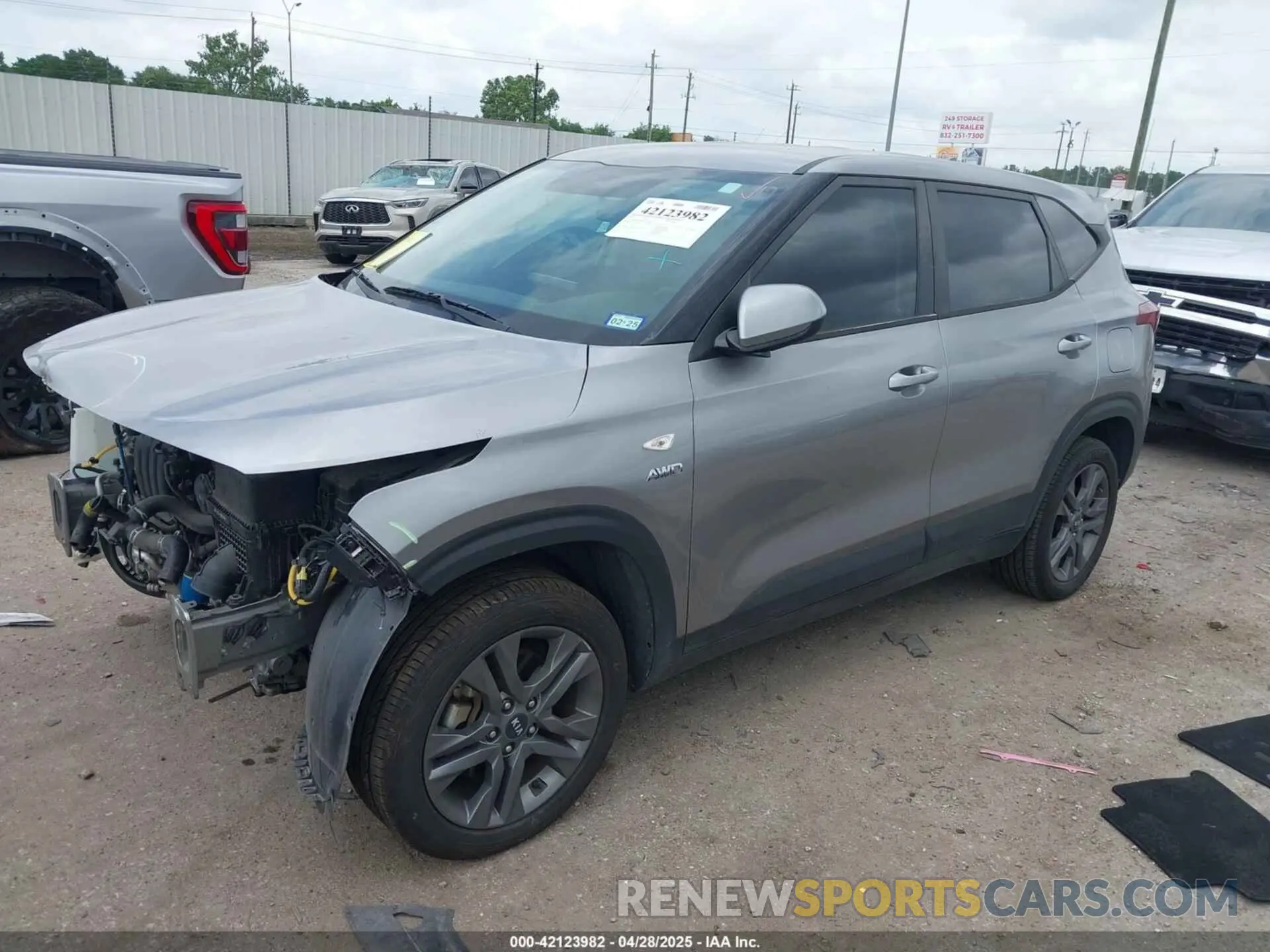 2 Photograph of a damaged car KNDEPCAA0M7045897 KIA SELTOS 2021