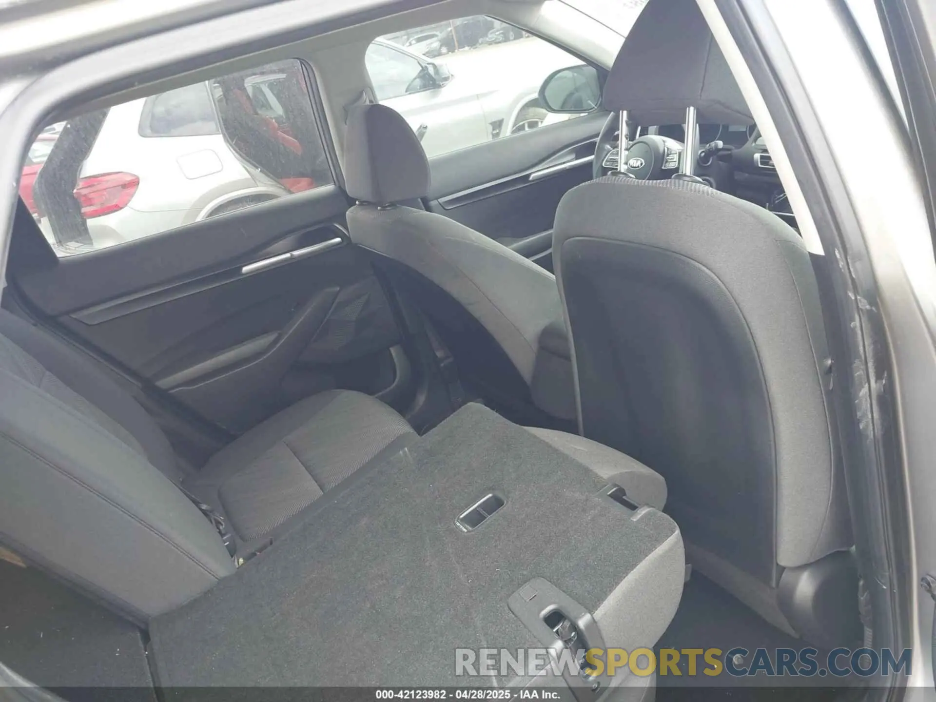 8 Photograph of a damaged car KNDEPCAA0M7045897 KIA SELTOS 2021