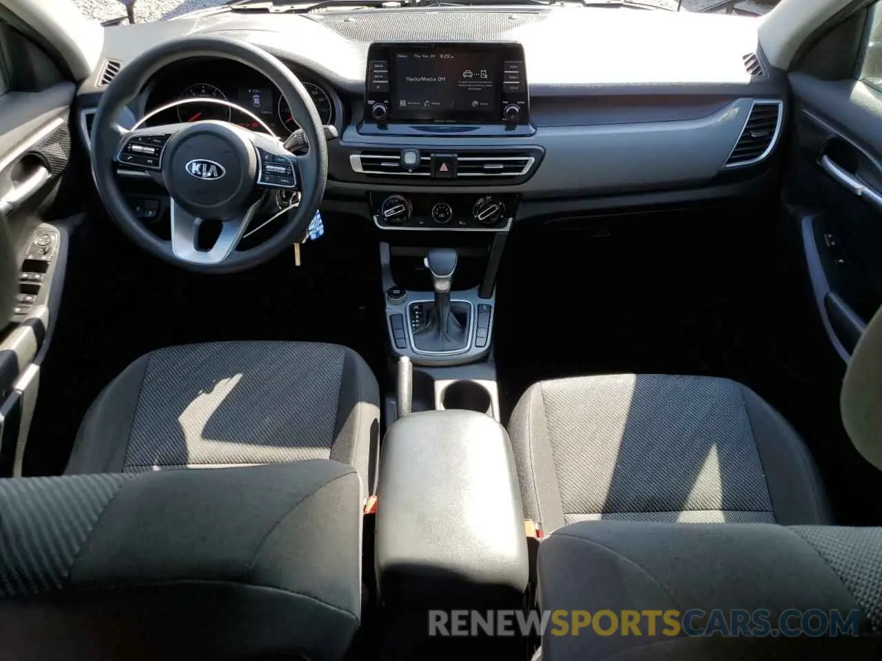 8 Photograph of a damaged car KNDEPCAA0M7097143 KIA SELTOS 2021