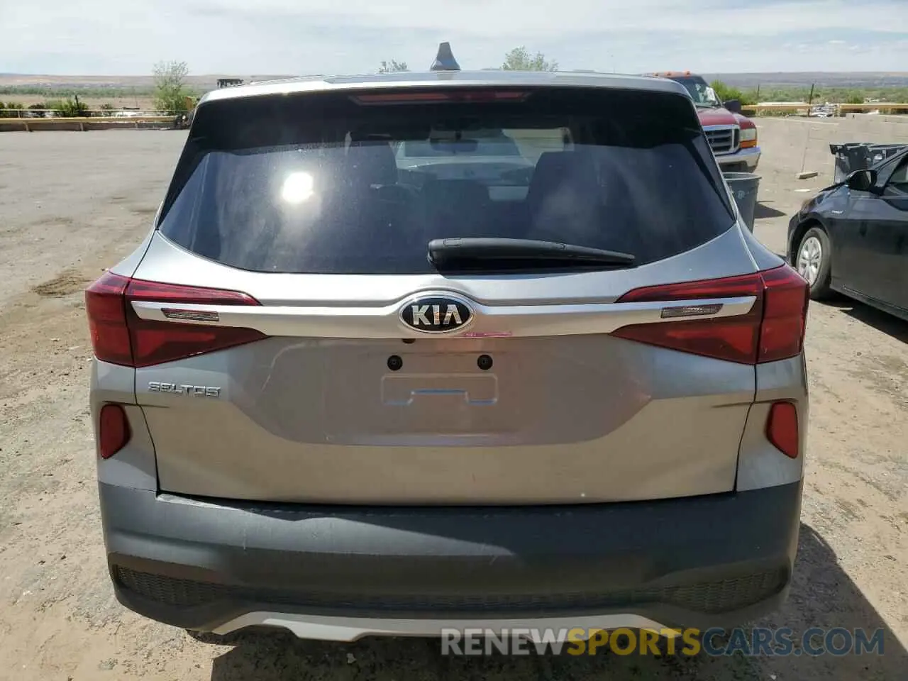 6 Photograph of a damaged car KNDEPCAA0M7137334 KIA SELTOS 2021