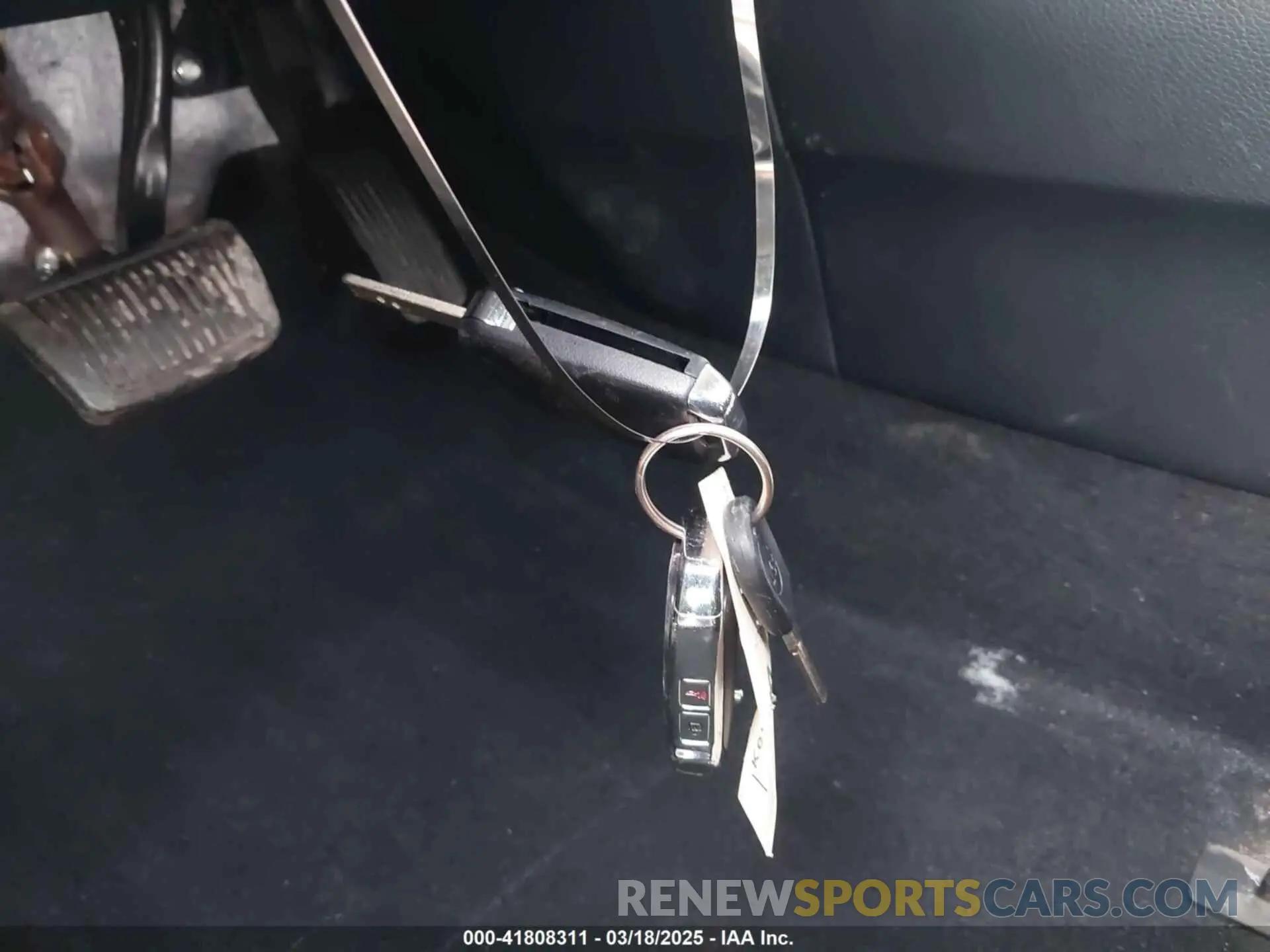 11 Photograph of a damaged car KNDEPCAA1M7104780 KIA SELTOS 2021
