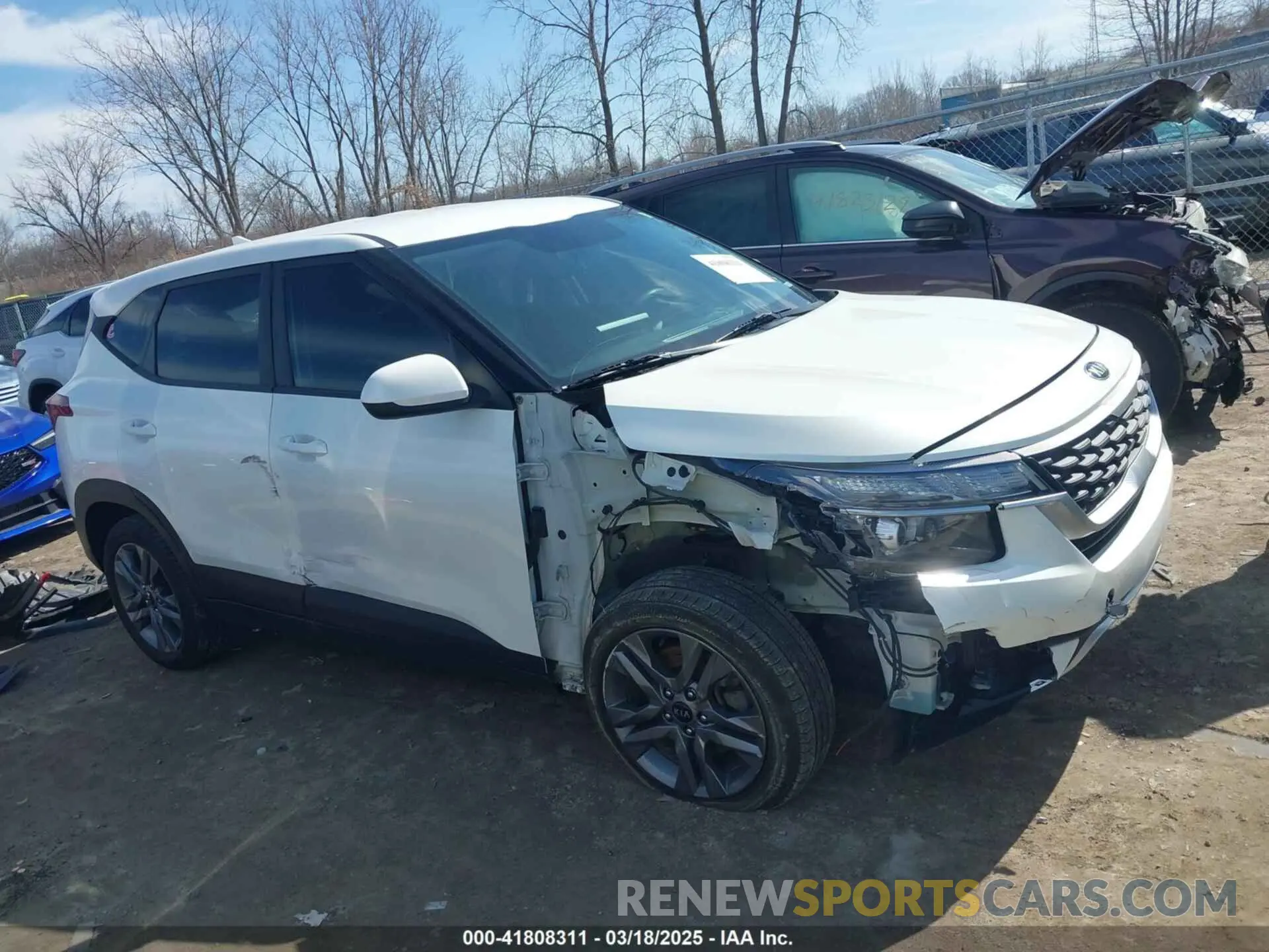 14 Photograph of a damaged car KNDEPCAA1M7104780 KIA SELTOS 2021