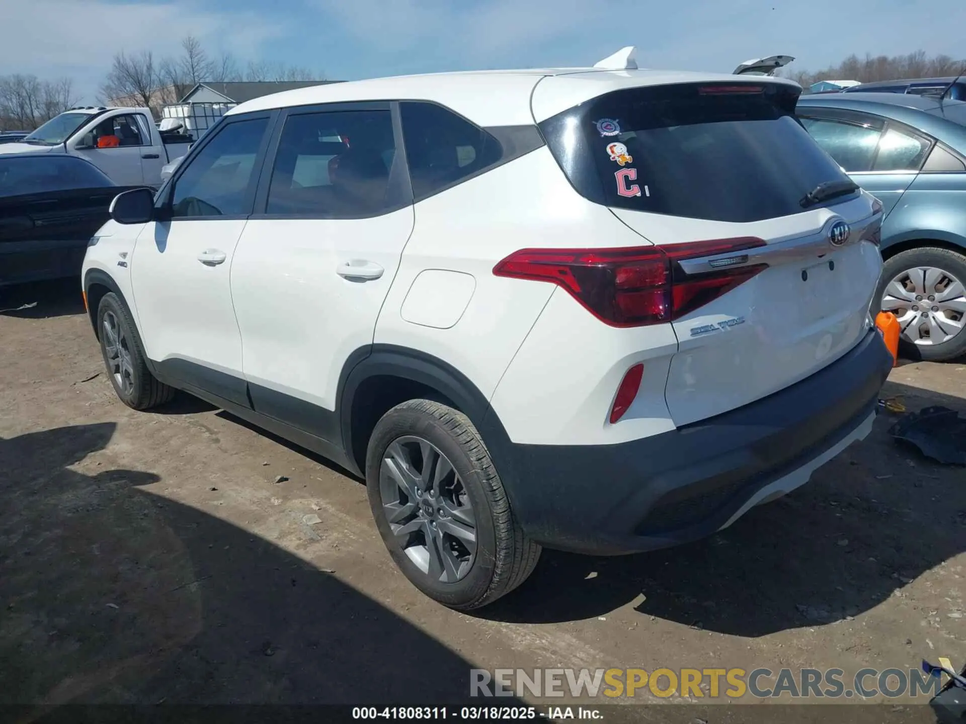3 Photograph of a damaged car KNDEPCAA1M7104780 KIA SELTOS 2021