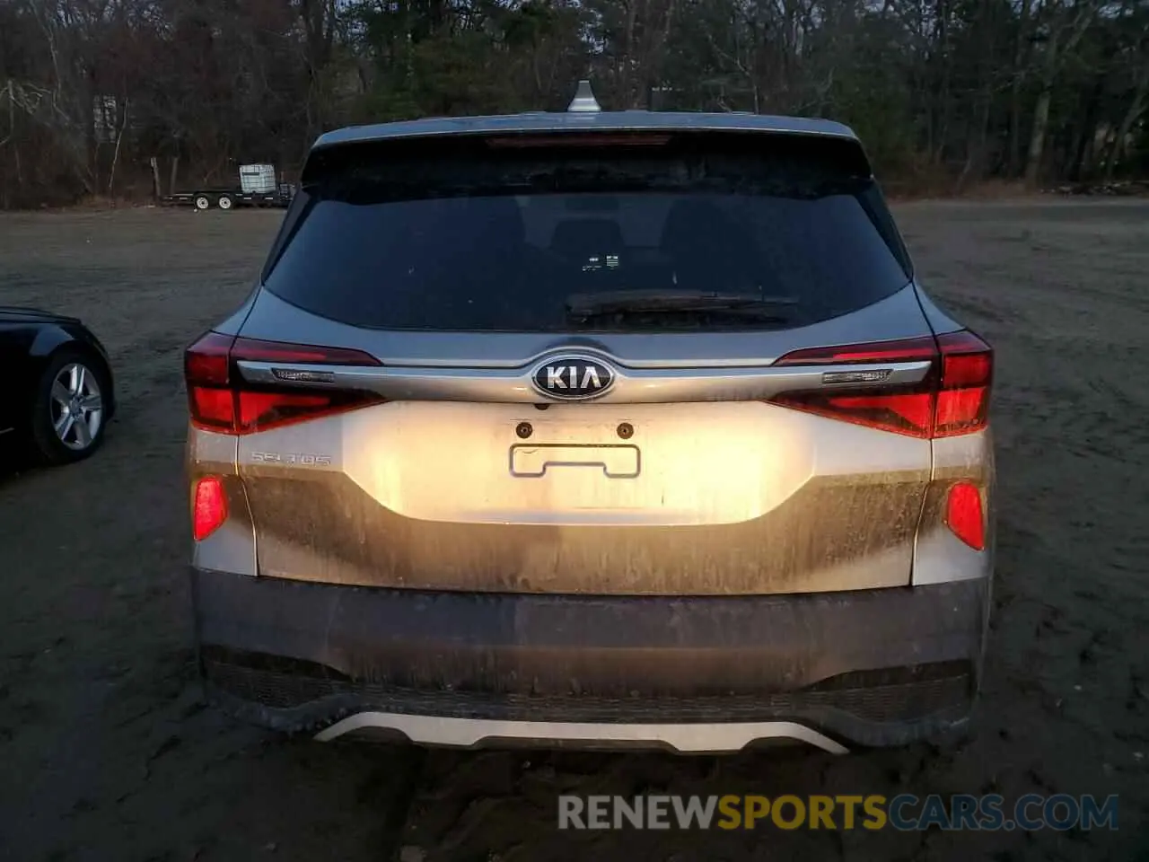 6 Photograph of a damaged car KNDEPCAA1M7144535 KIA SELTOS 2021