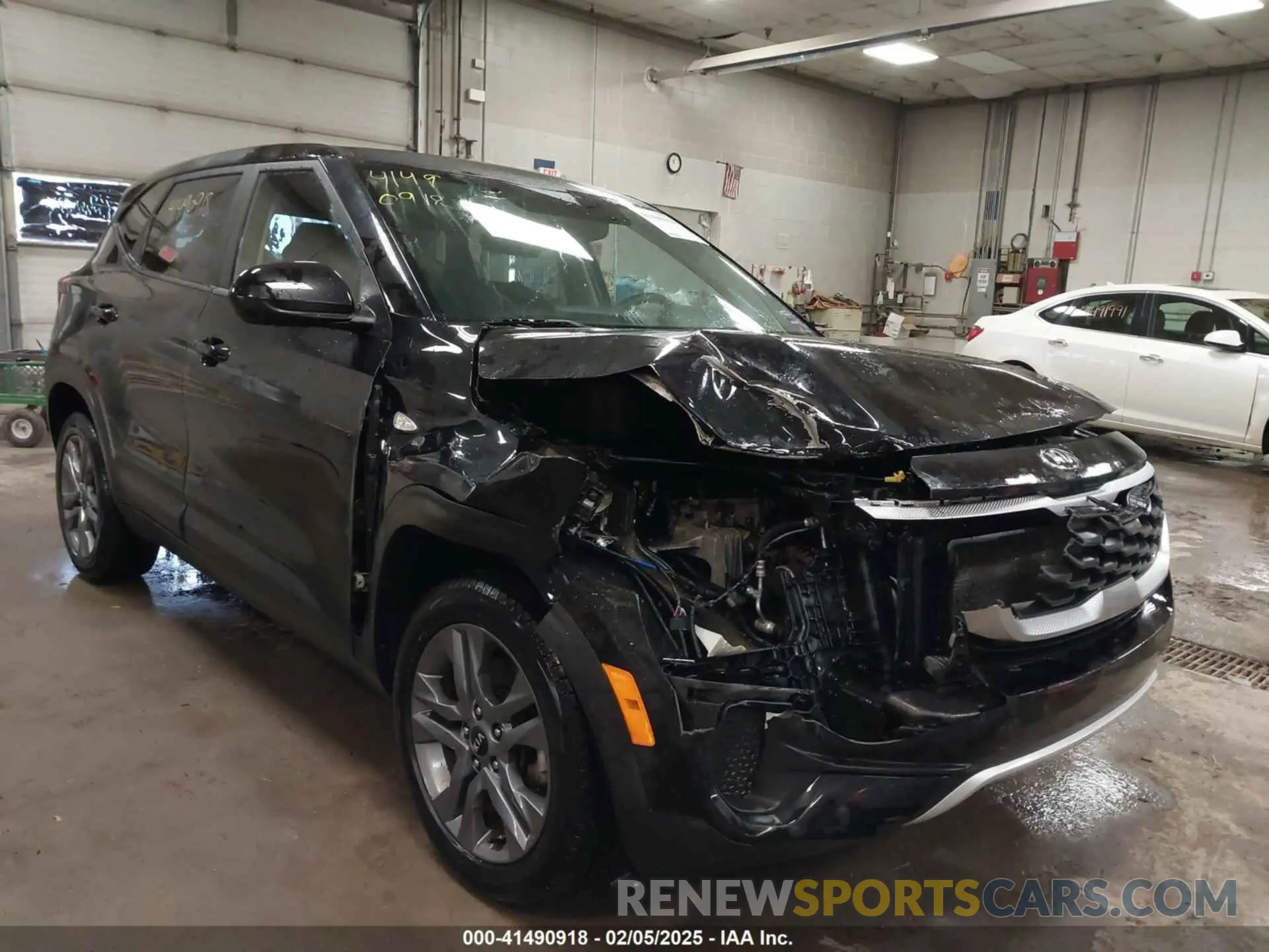 6 Photograph of a damaged car KNDEPCAA1M7187966 KIA SELTOS 2021