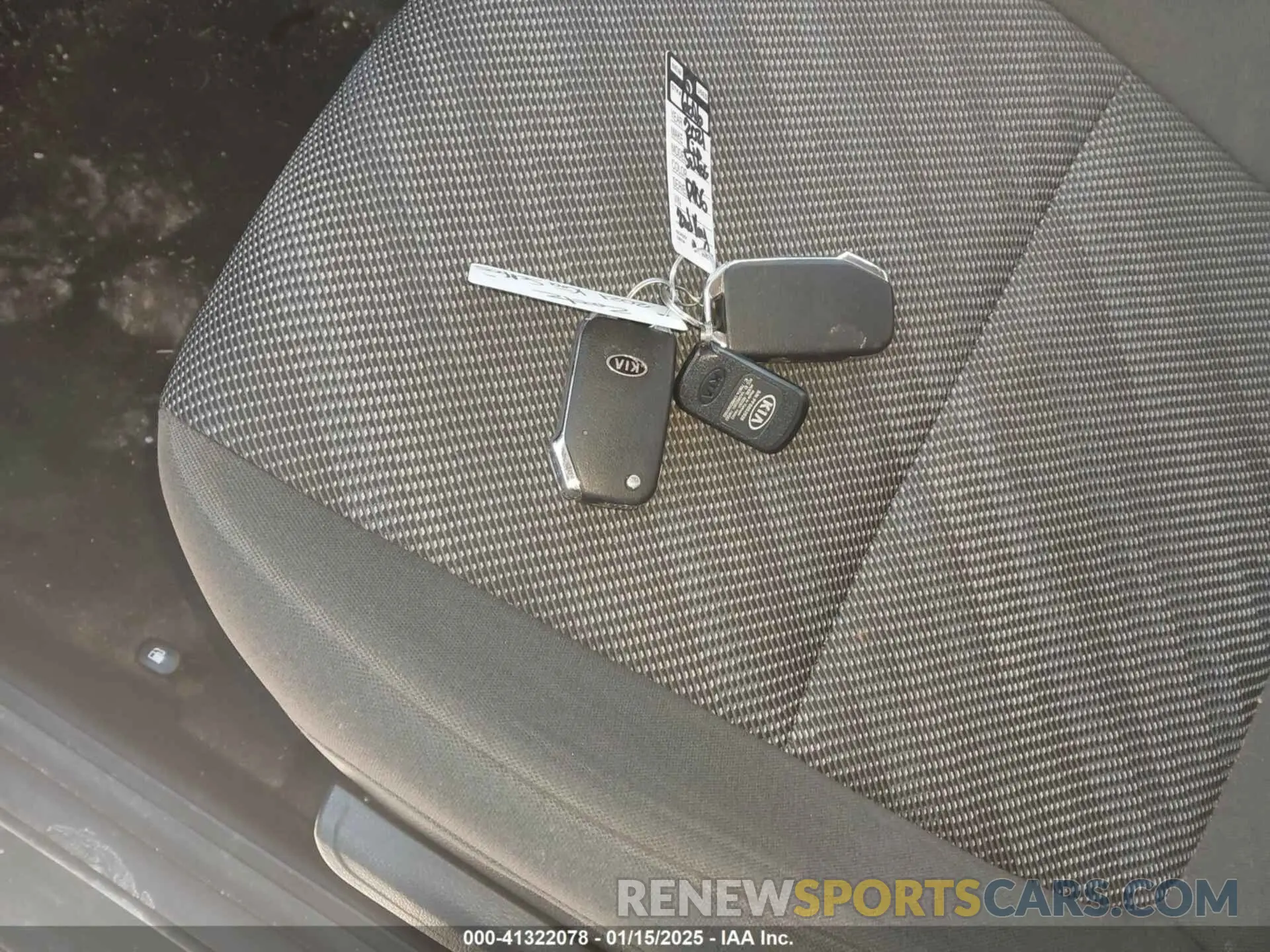11 Photograph of a damaged car KNDEPCAA1M7229729 KIA SELTOS 2021