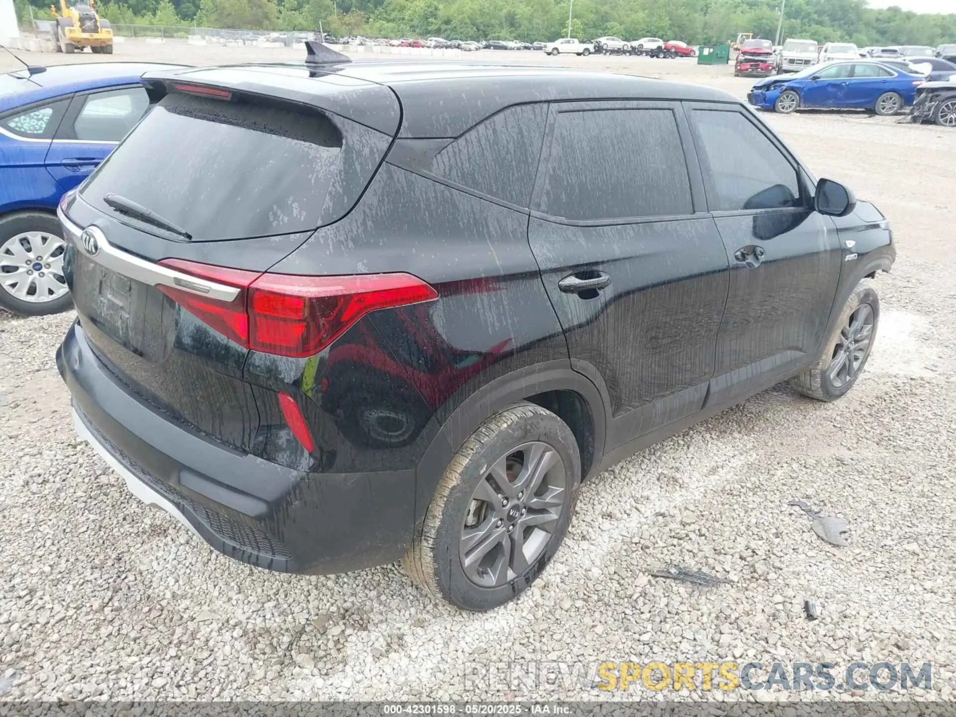 4 Photograph of a damaged car KNDEPCAA2M7128070 KIA SELTOS 2021