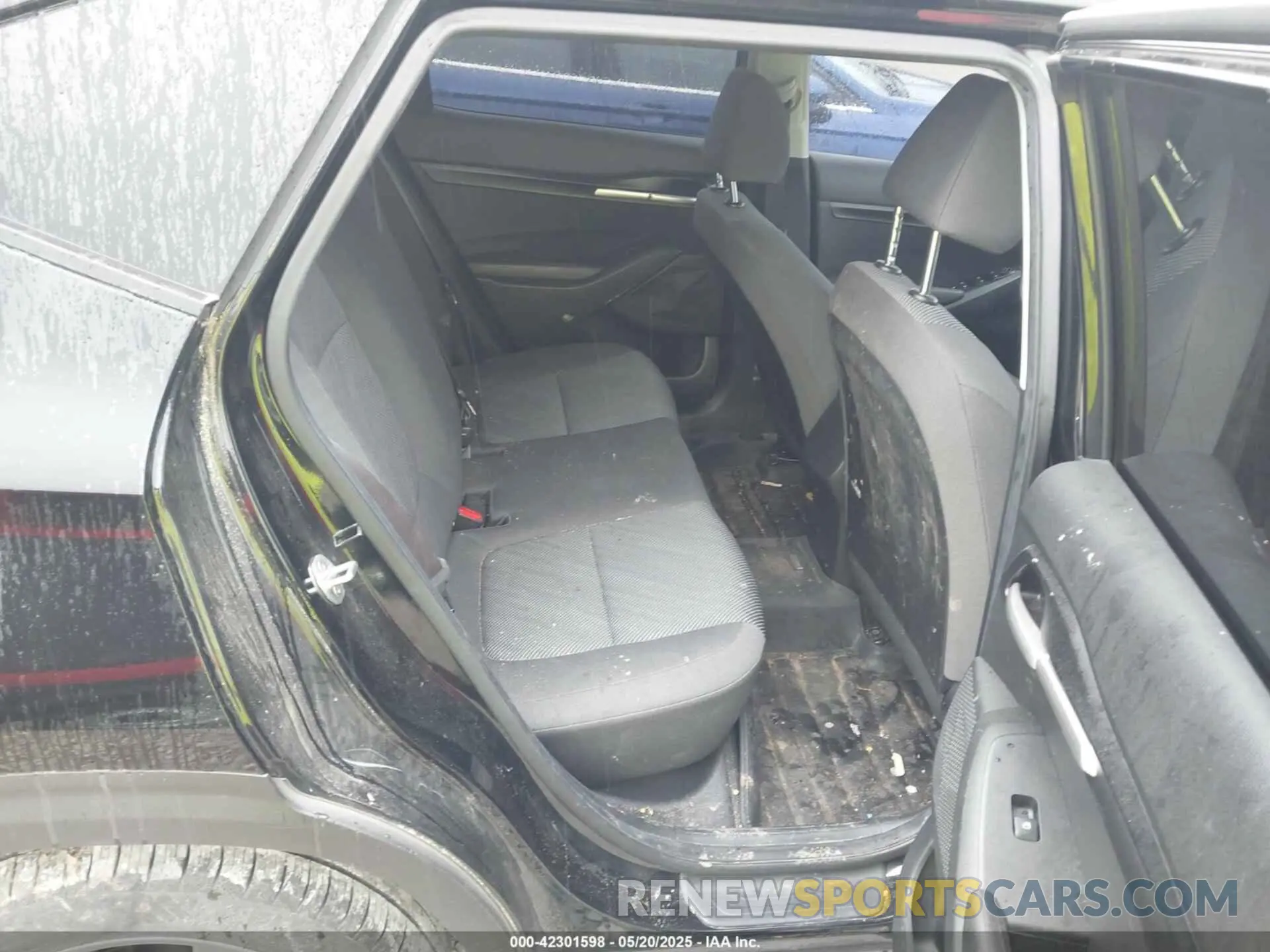 8 Photograph of a damaged car KNDEPCAA2M7128070 KIA SELTOS 2021