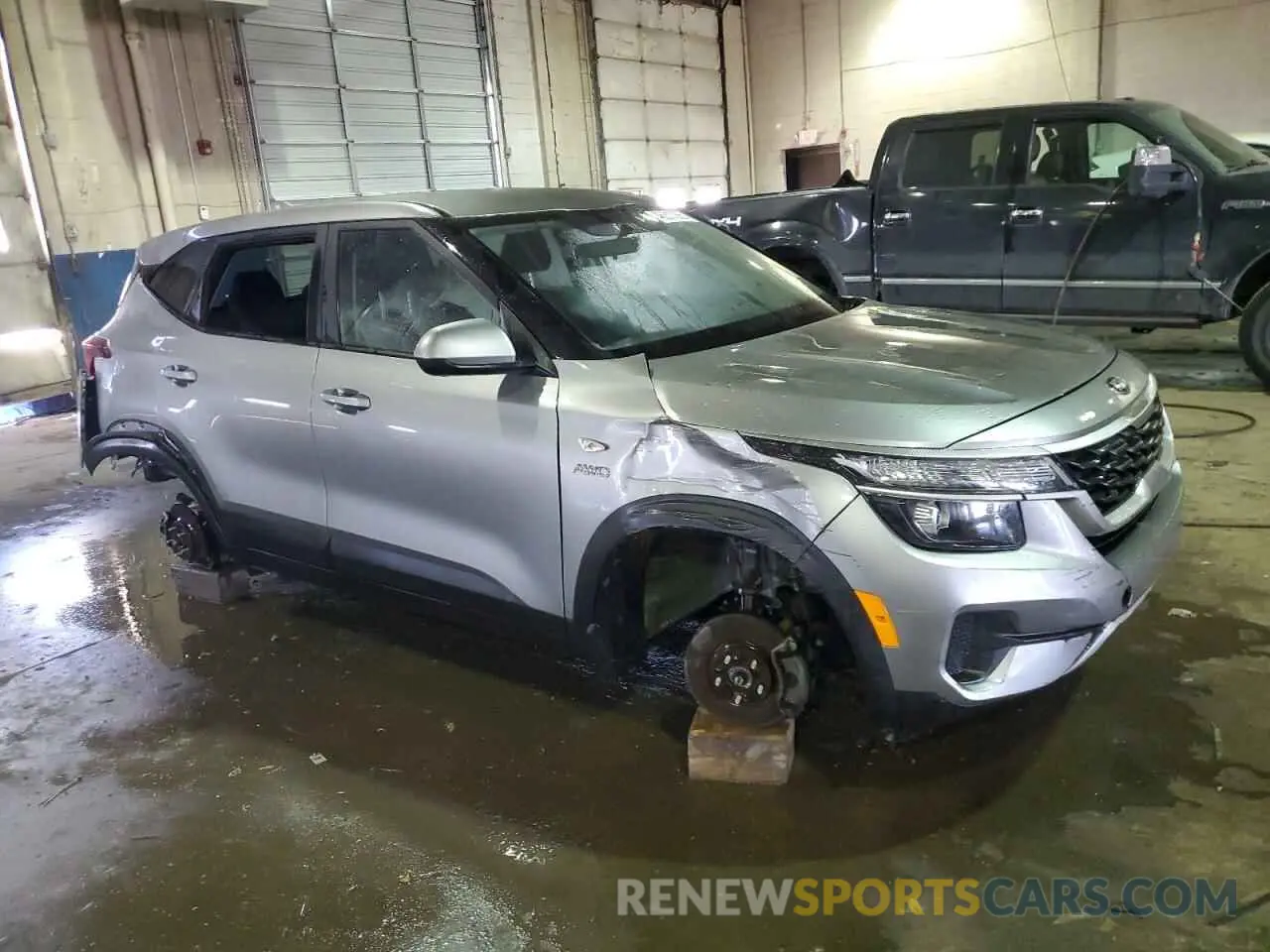 4 Photograph of a damaged car KNDEPCAA2M7180279 KIA SELTOS 2021