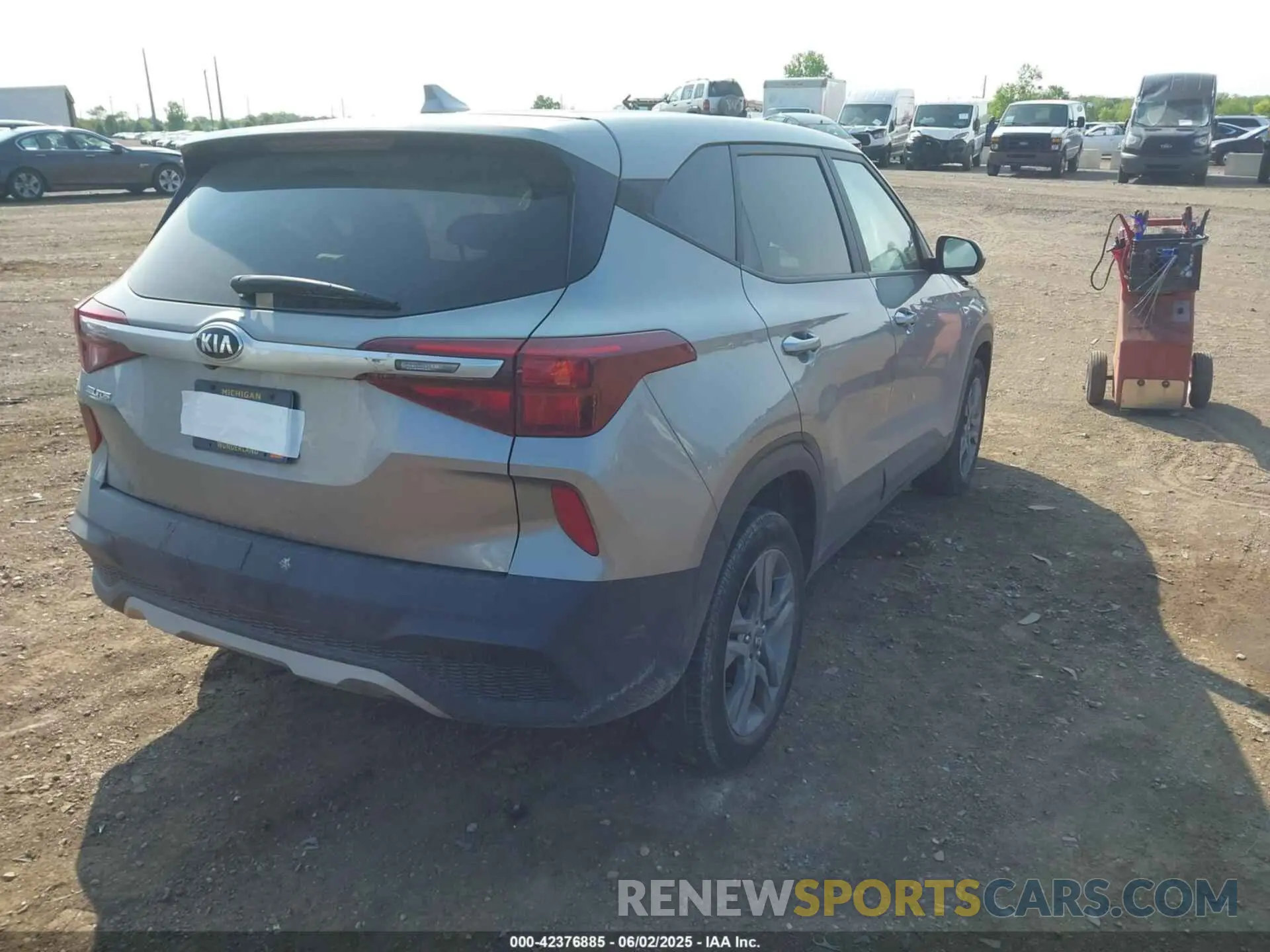 4 Photograph of a damaged car KNDEPCAA2M7224782 KIA SELTOS 2021