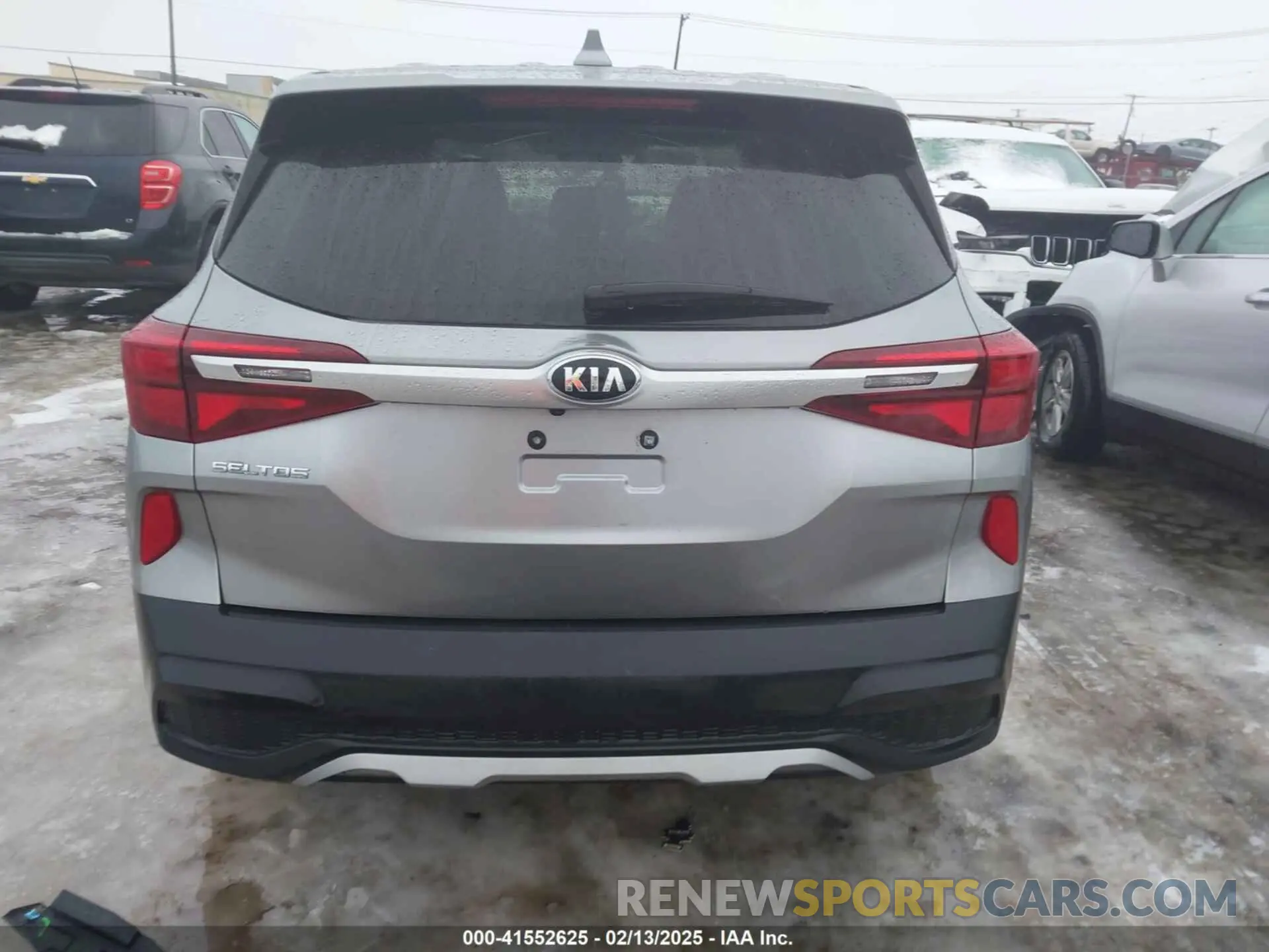 16 Photograph of a damaged car KNDEPCAA3M7186298 KIA SELTOS 2021