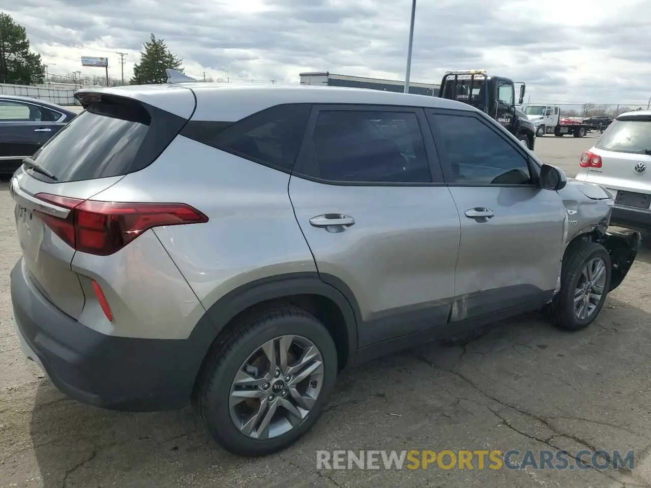 3 Photograph of a damaged car KNDEPCAA4M7111786 KIA SELTOS 2021