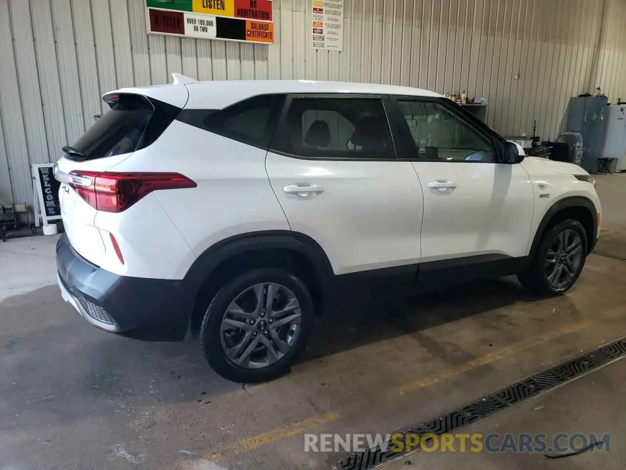 3 Photograph of a damaged car KNDEPCAA4M7138115 KIA SELTOS 2021