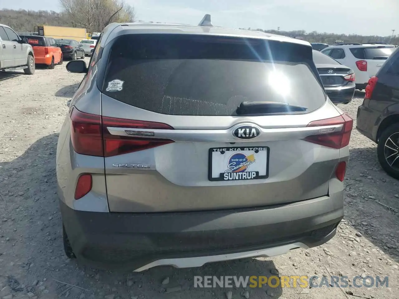 6 Photograph of a damaged car KNDEPCAA4M7153813 KIA SELTOS 2021