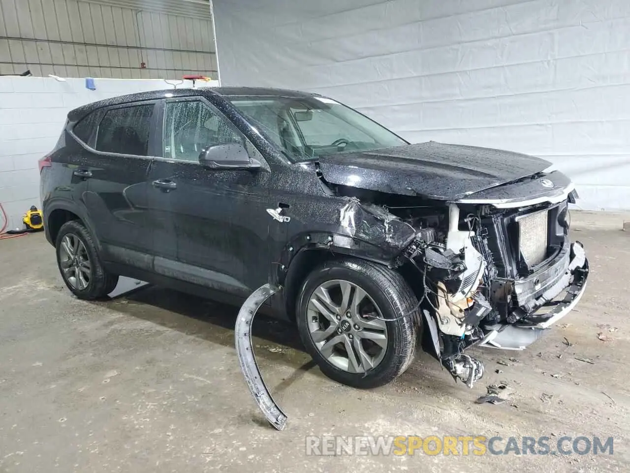 4 Photograph of a damaged car KNDEPCAA5M7162830 KIA SELTOS 2021