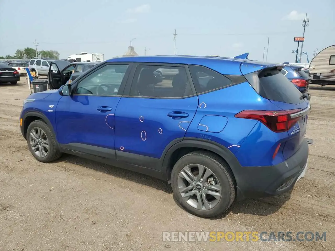 2 Photograph of a damaged car KNDEPCAA6M7176235 KIA SELTOS 2021