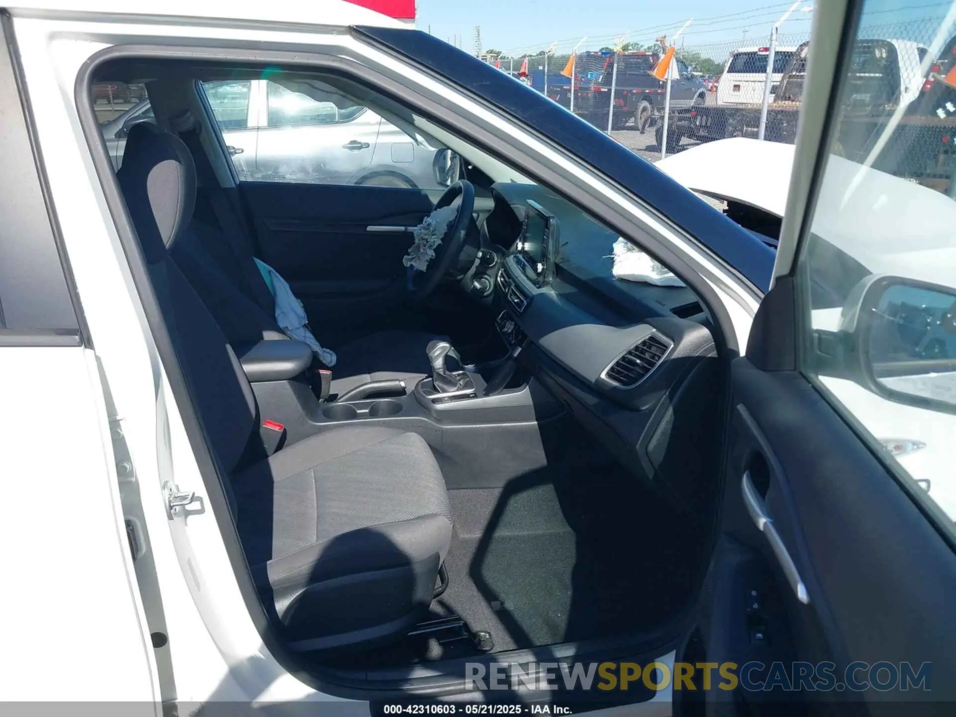 5 Photograph of a damaged car KNDEPCAA7M7049168 KIA SELTOS 2021