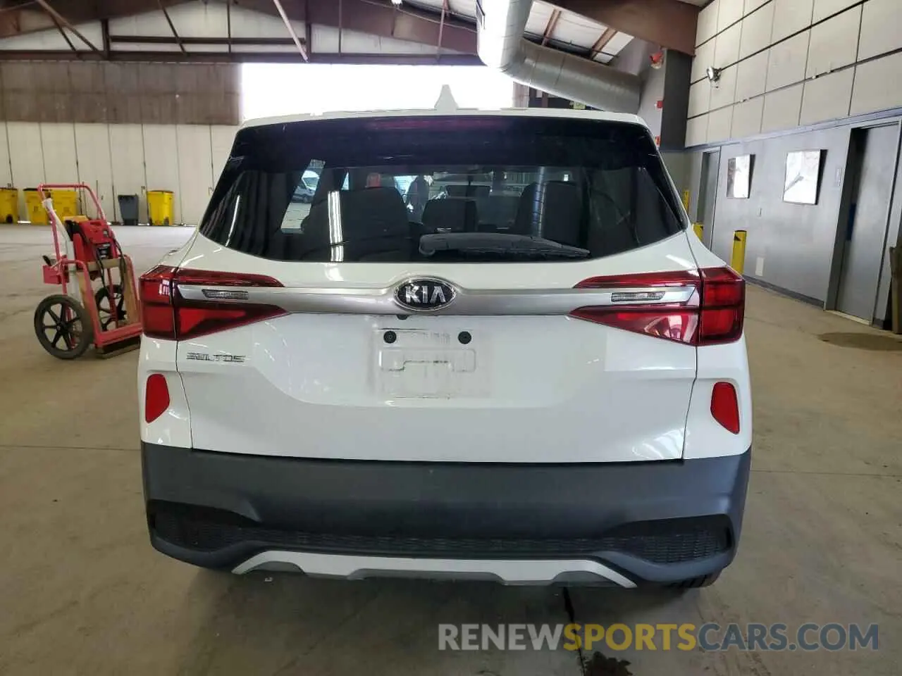 6 Photograph of a damaged car KNDEPCAA7M7062275 KIA SELTOS 2021