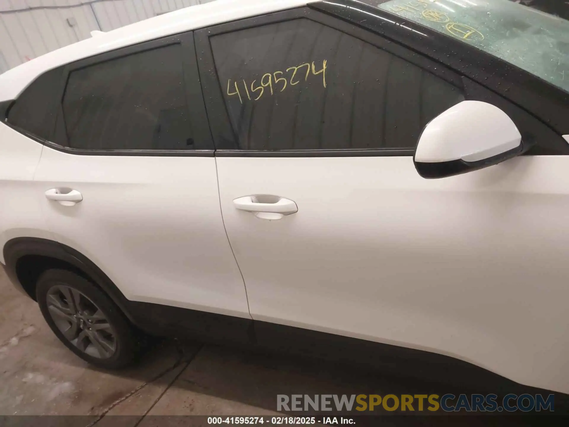 14 Photograph of a damaged car KNDEPCAA7M7140246 KIA SELTOS 2021