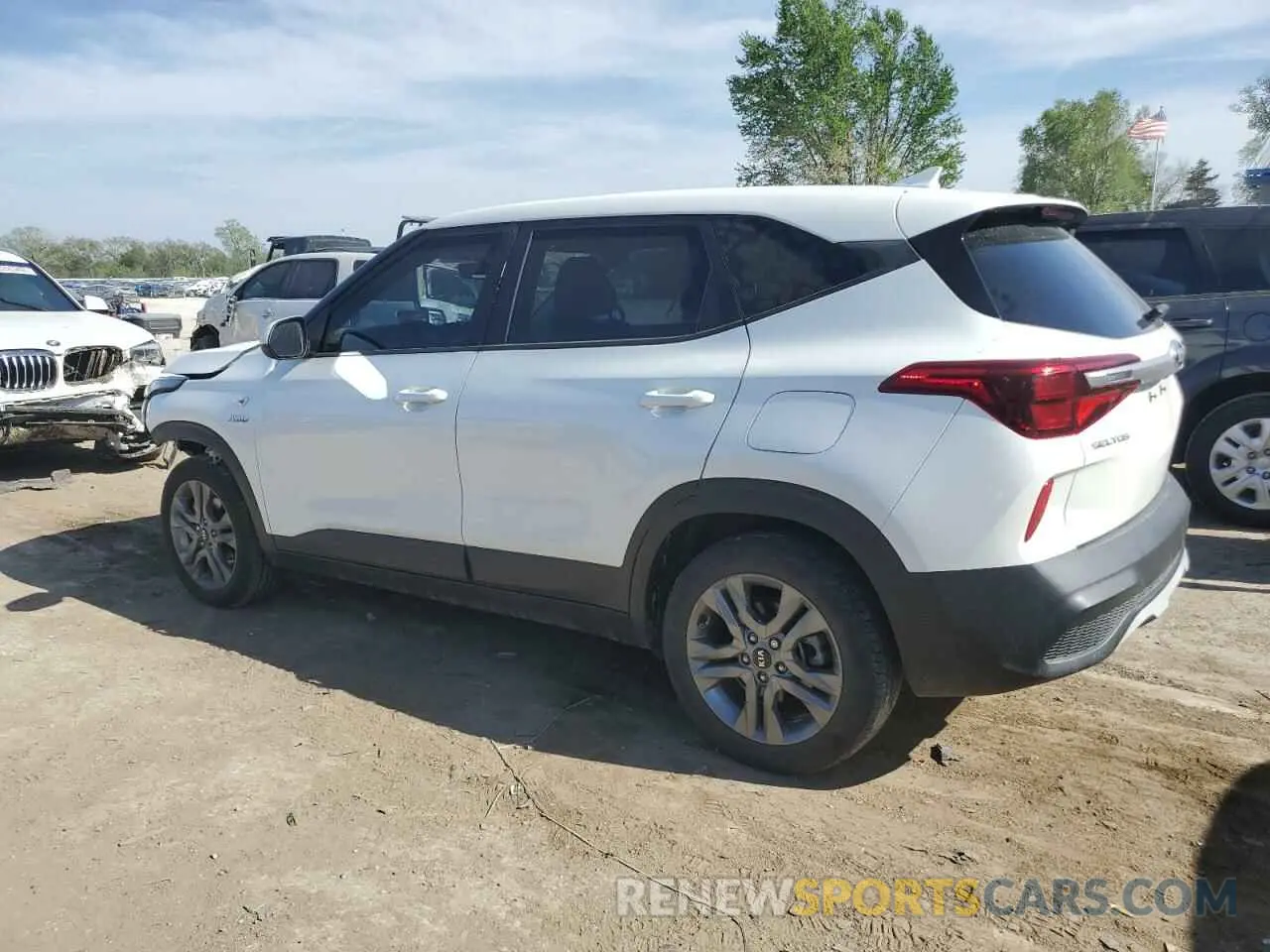 2 Photograph of a damaged car KNDEPCAA8M7163843 KIA SELTOS 2021