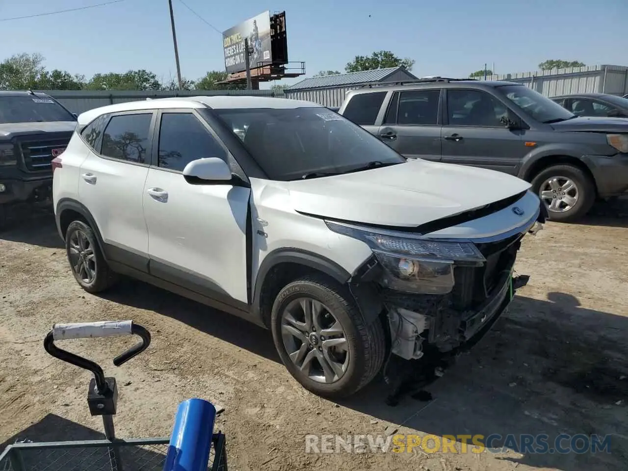 4 Photograph of a damaged car KNDEPCAA8M7163843 KIA SELTOS 2021