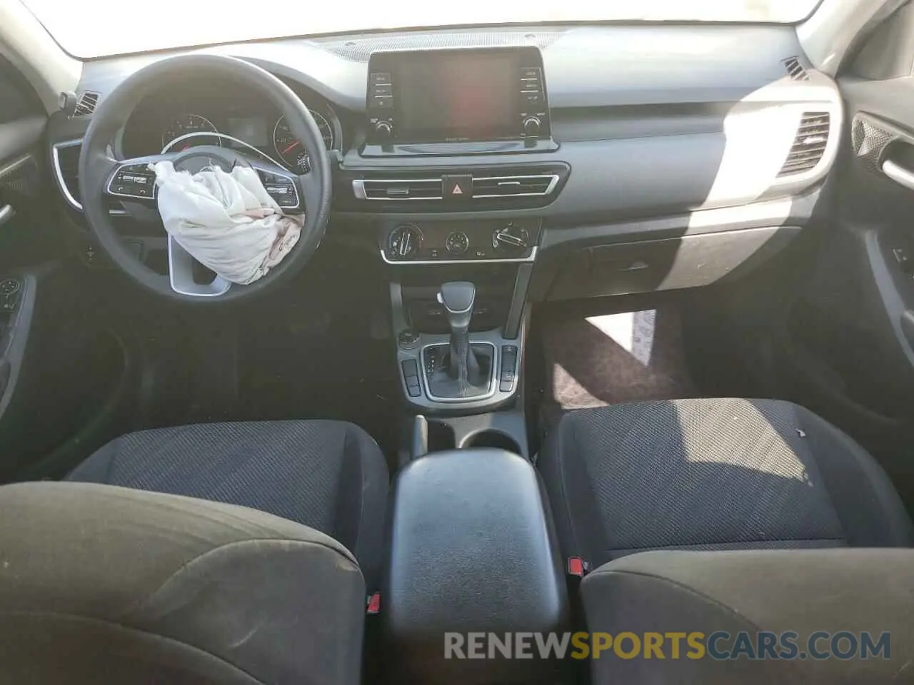 8 Photograph of a damaged car KNDEPCAA8M7163843 KIA SELTOS 2021