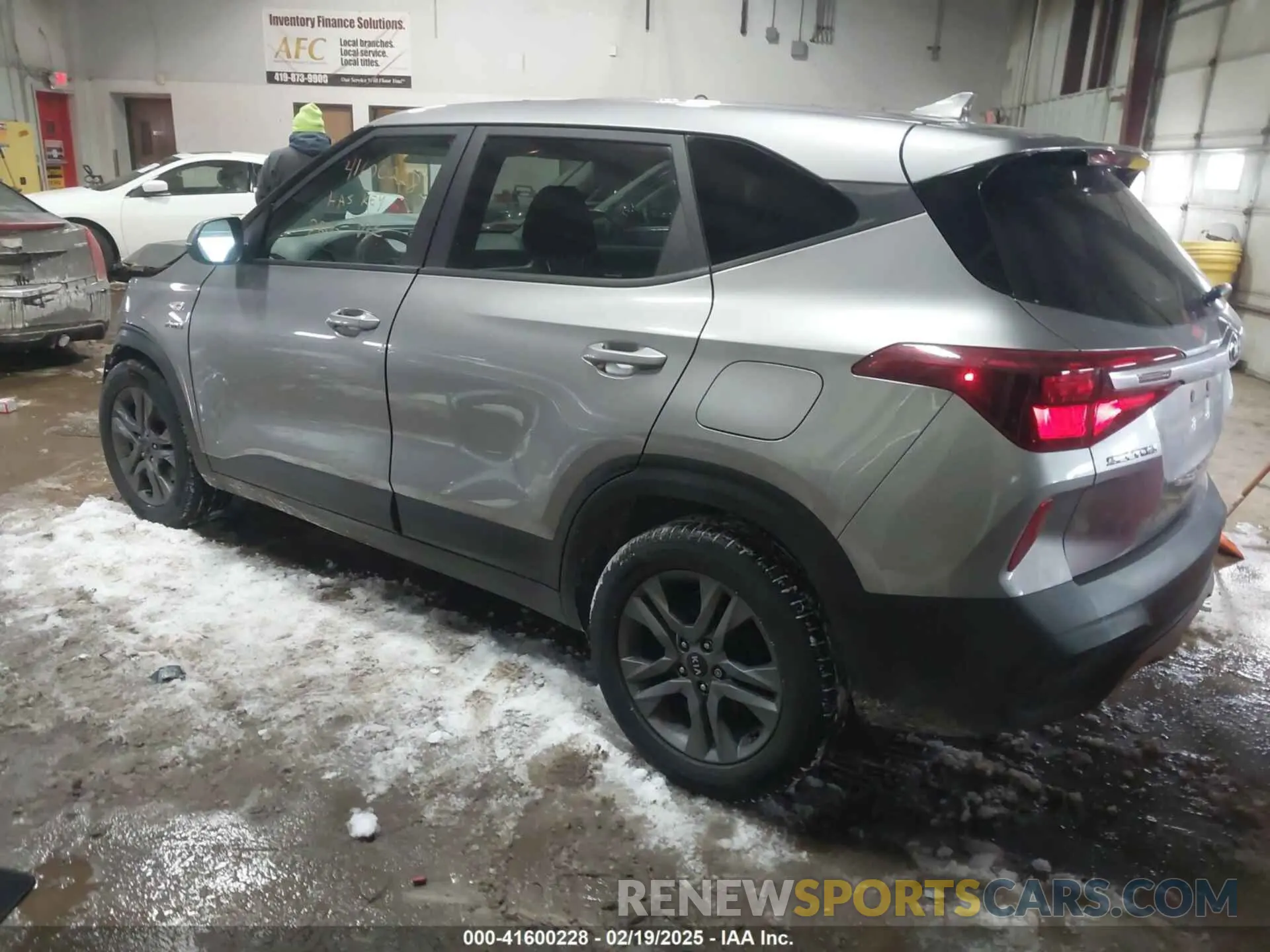 3 Photograph of a damaged car KNDEPCAA8M7218100 KIA SELTOS 2021