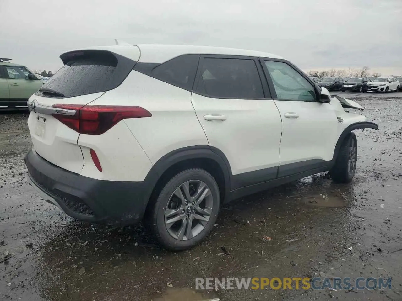 3 Photograph of a damaged car KNDEPCAA8M7226617 KIA SELTOS 2021