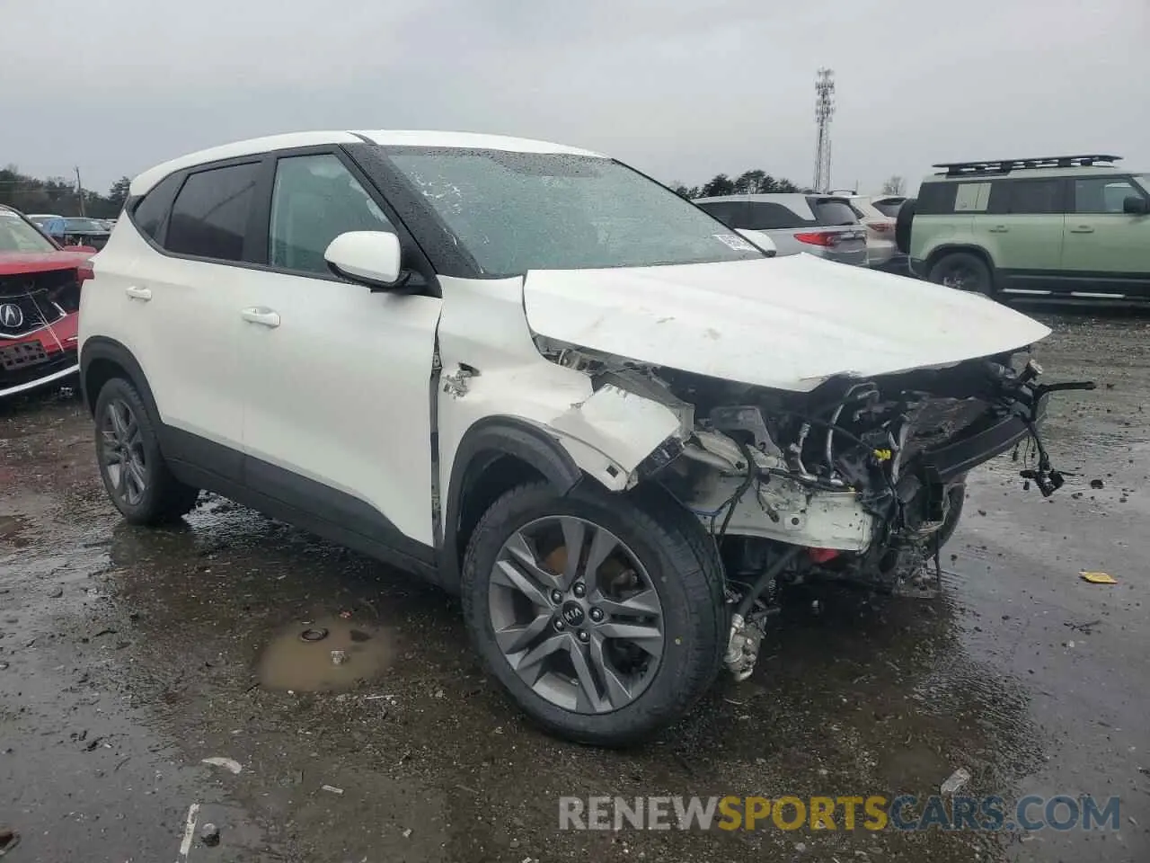 4 Photograph of a damaged car KNDEPCAA8M7226617 KIA SELTOS 2021