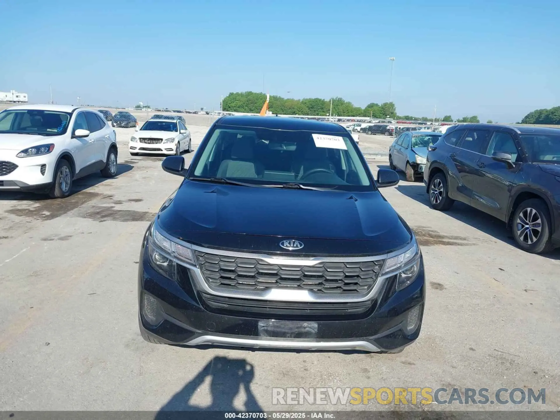 12 Photograph of a damaged car KNDEPCAA9M7103943 KIA SELTOS 2021