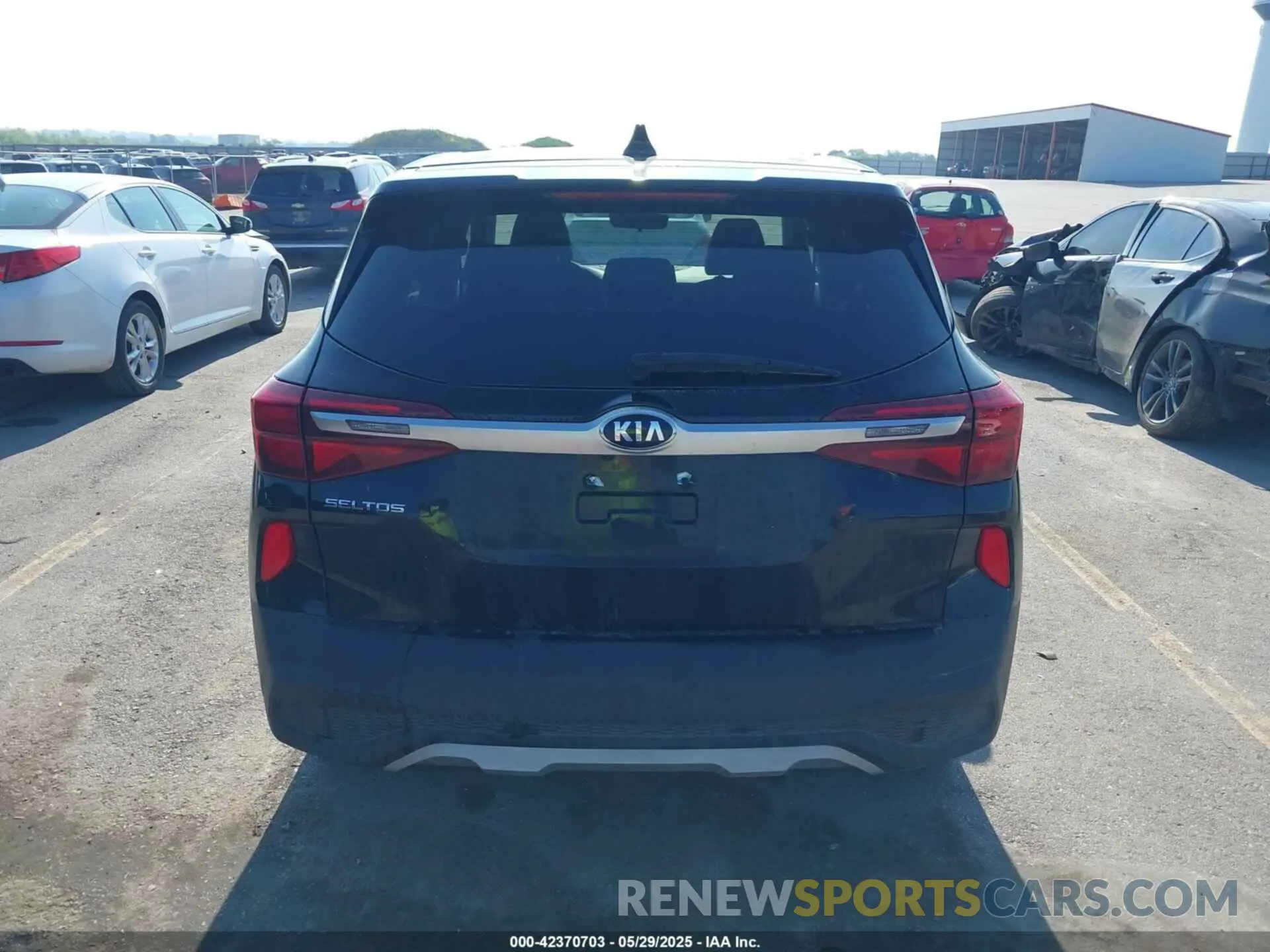 17 Photograph of a damaged car KNDEPCAA9M7103943 KIA SELTOS 2021