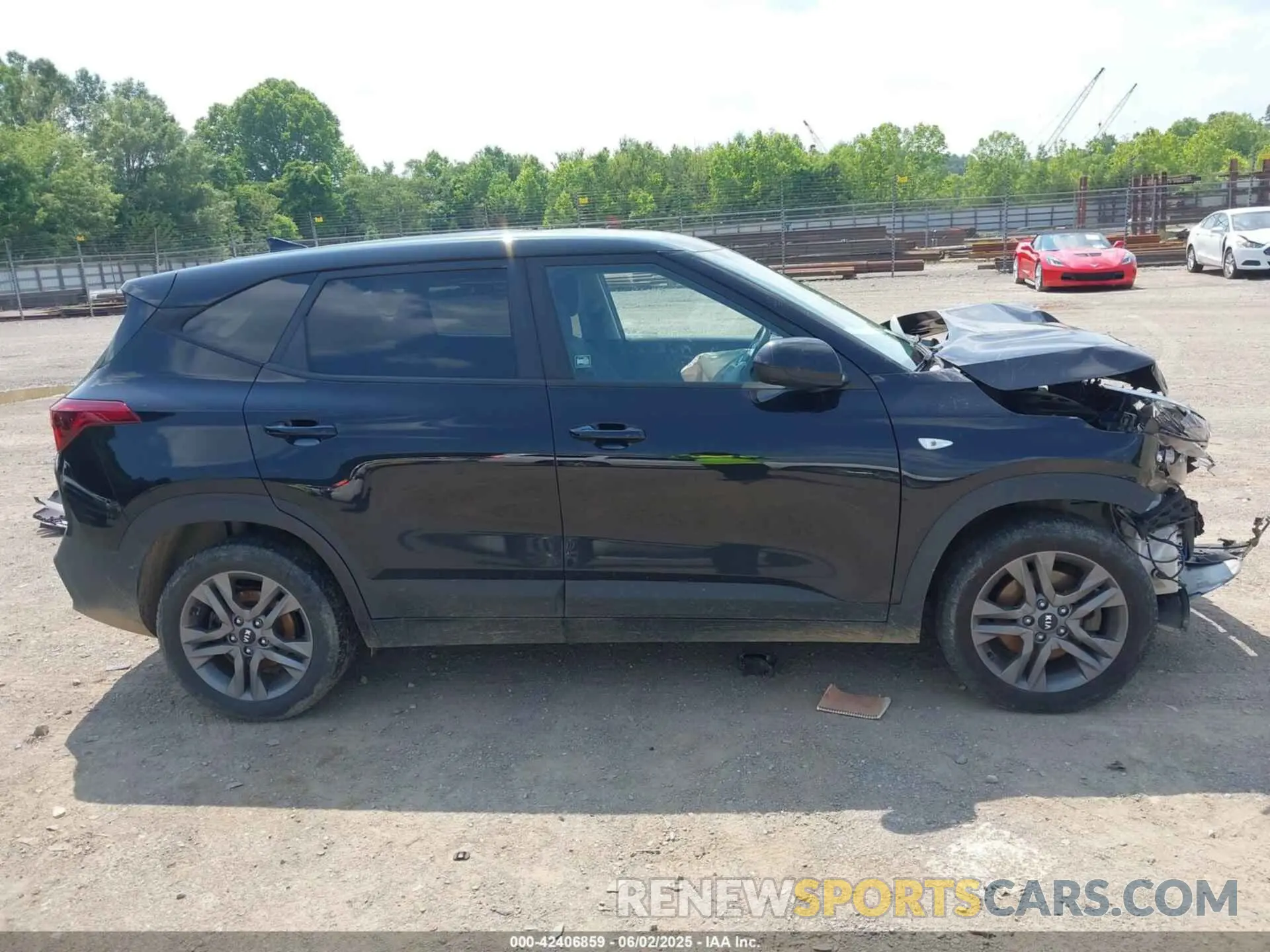 14 Photograph of a damaged car KNDEPCAA9M7104753 KIA SELTOS 2021