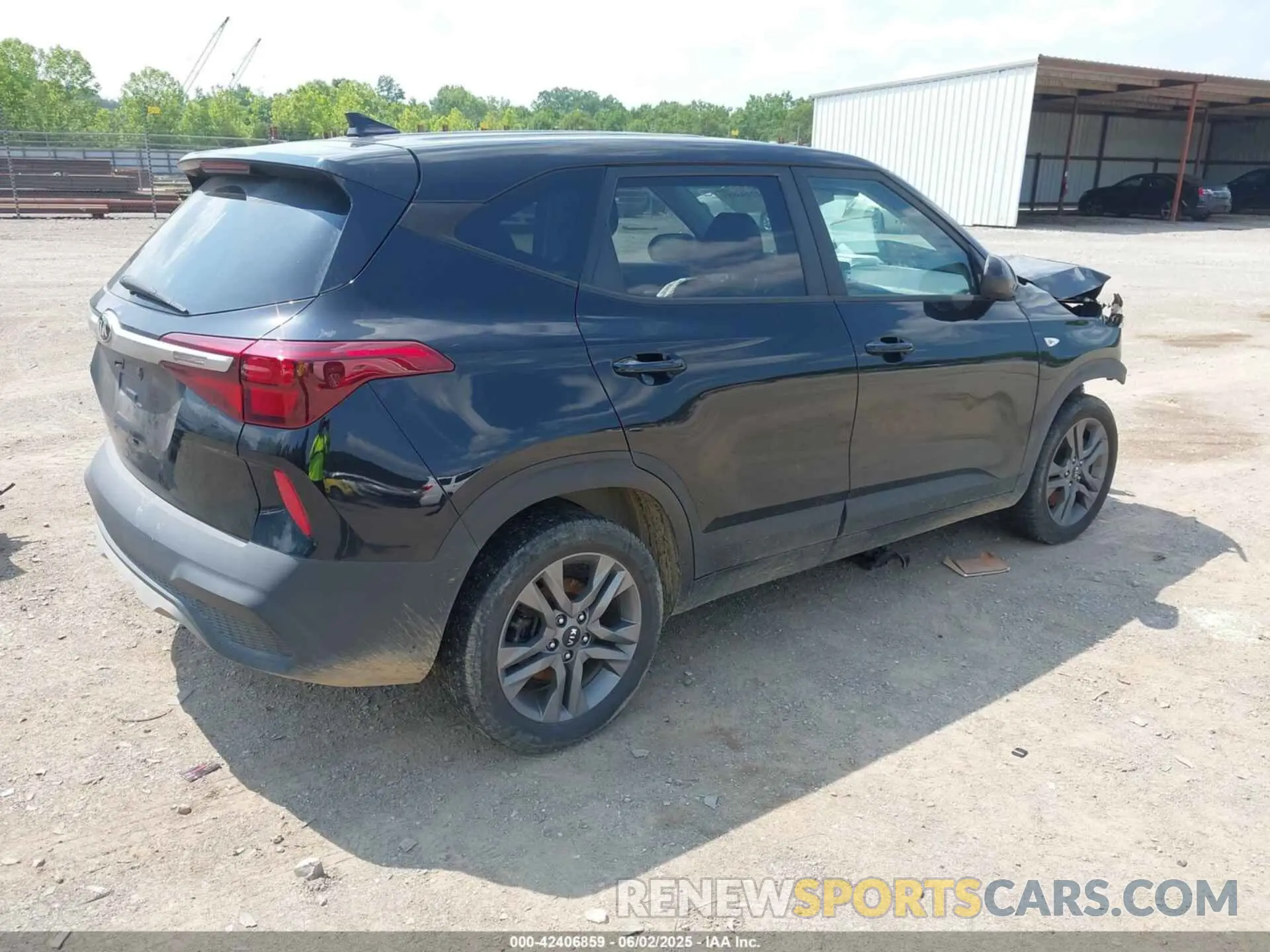 4 Photograph of a damaged car KNDEPCAA9M7104753 KIA SELTOS 2021