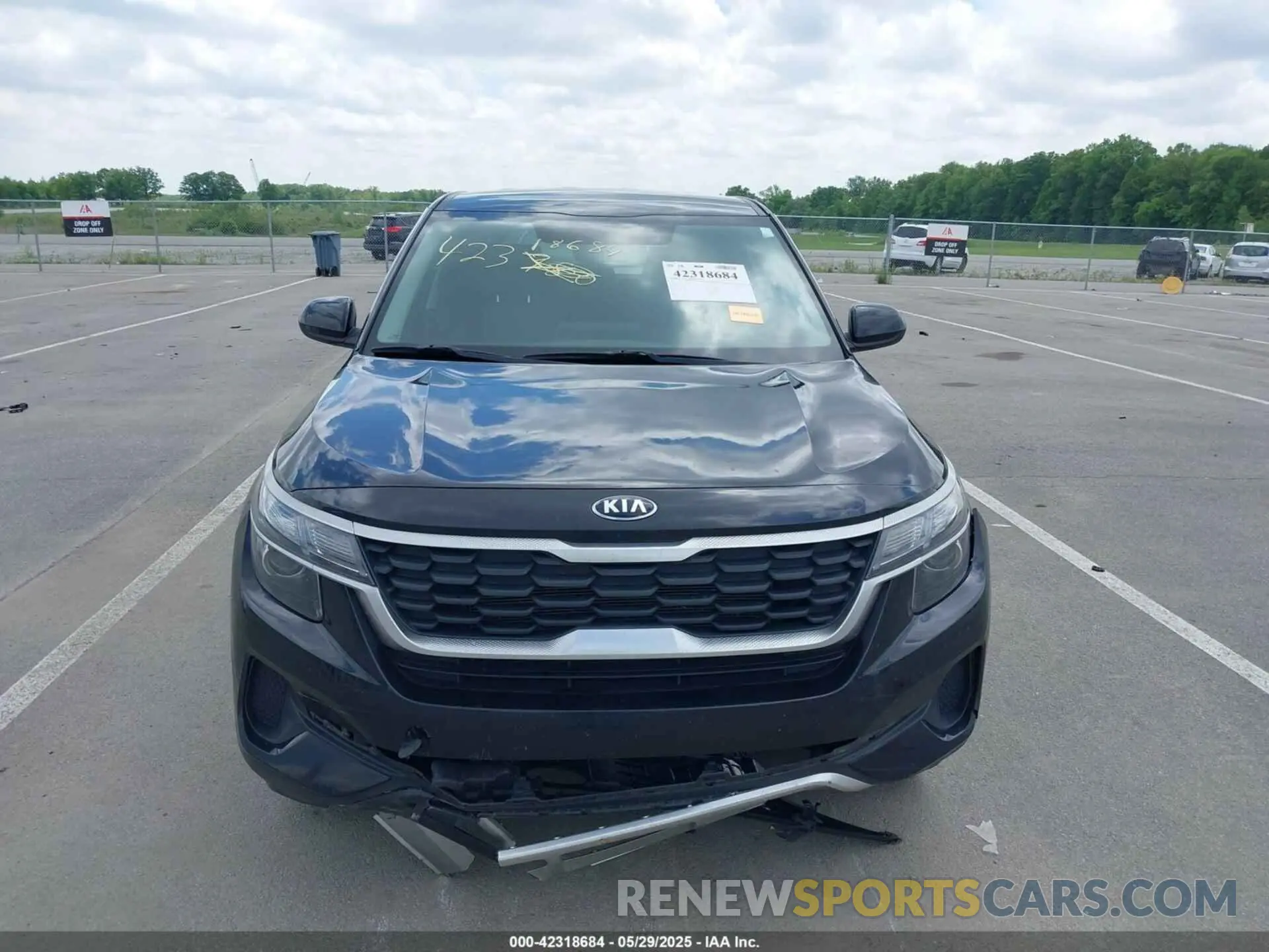 10 Photograph of a damaged car KNDEPCAAXM7061184 KIA SELTOS 2021