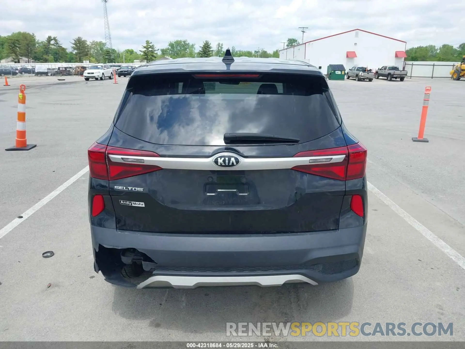 14 Photograph of a damaged car KNDEPCAAXM7061184 KIA SELTOS 2021