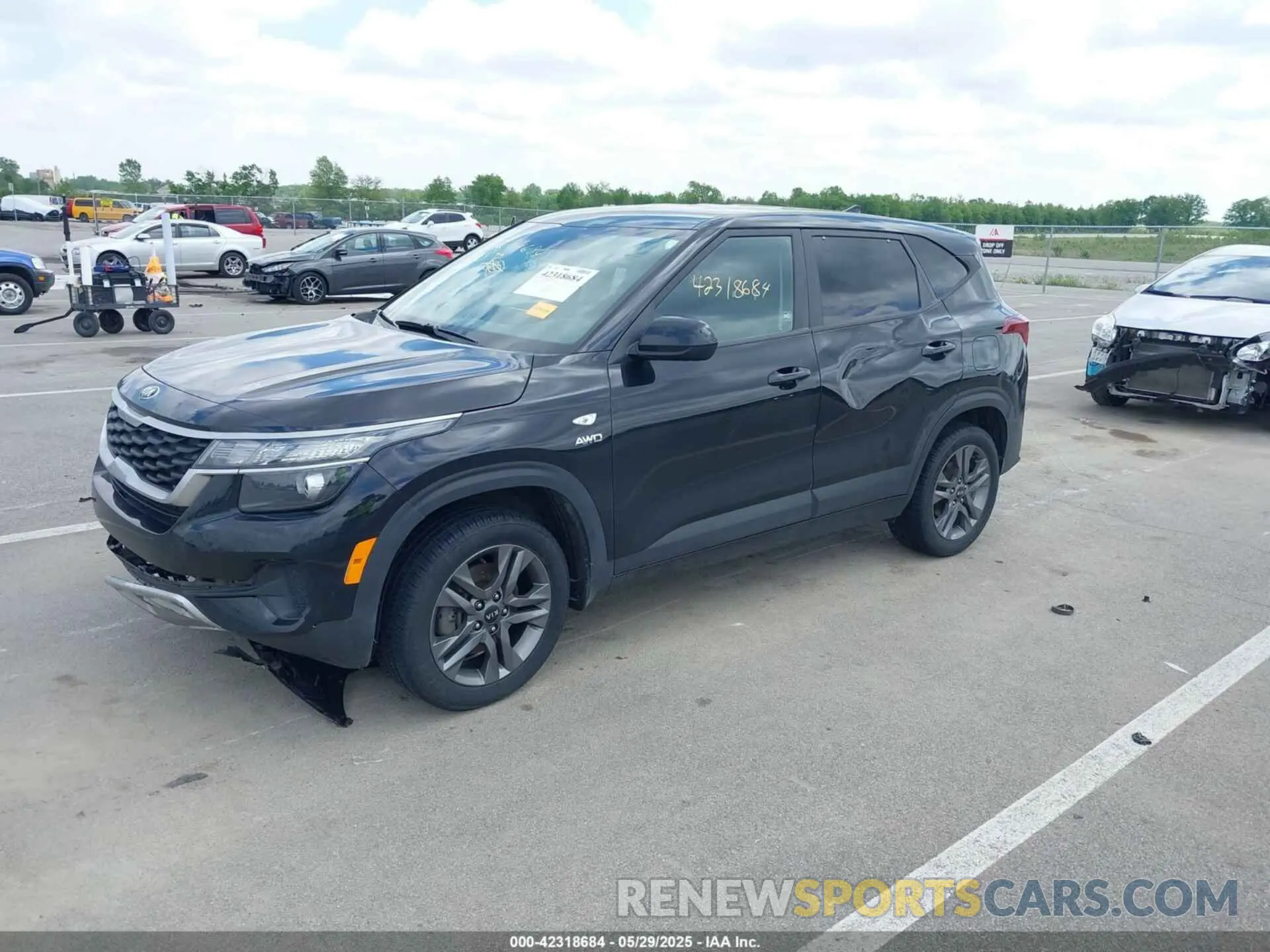 2 Photograph of a damaged car KNDEPCAAXM7061184 KIA SELTOS 2021