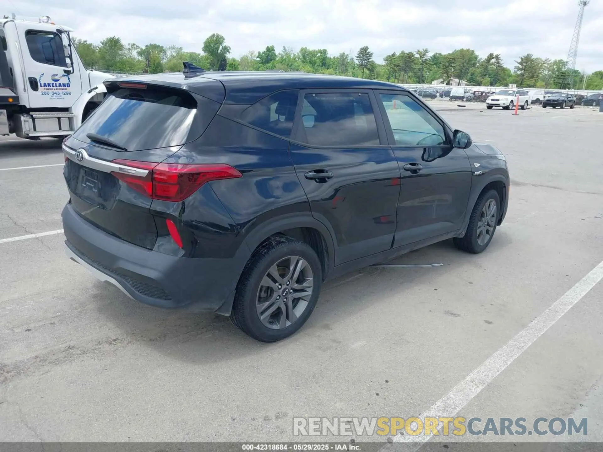 4 Photograph of a damaged car KNDEPCAAXM7061184 KIA SELTOS 2021