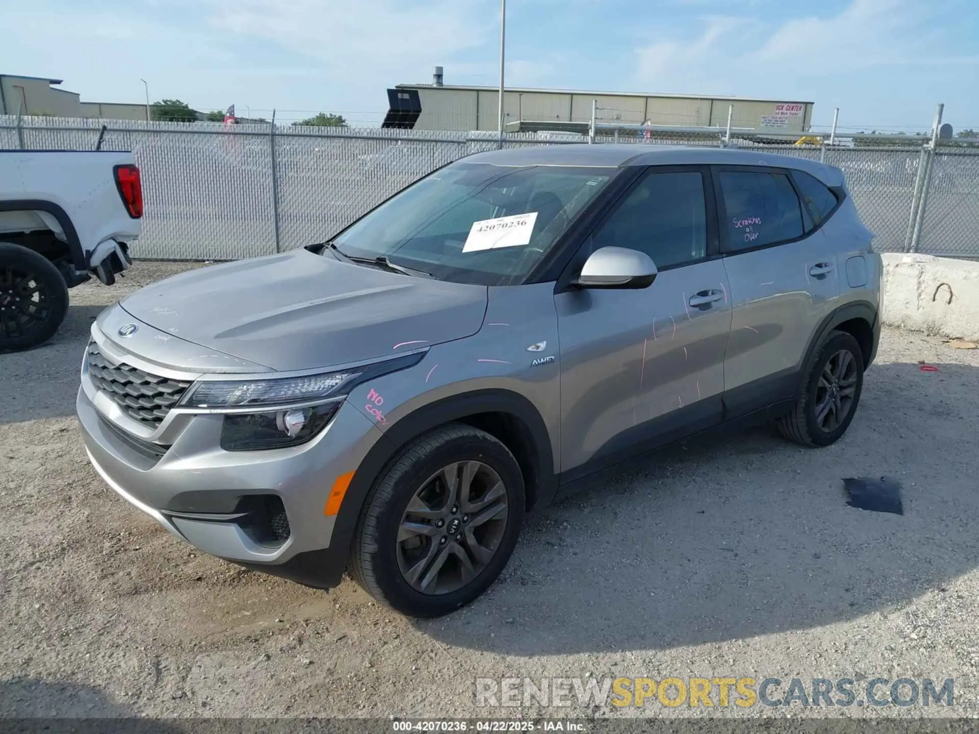 2 Photograph of a damaged car KNDEPCAAXM7136028 KIA SELTOS 2021