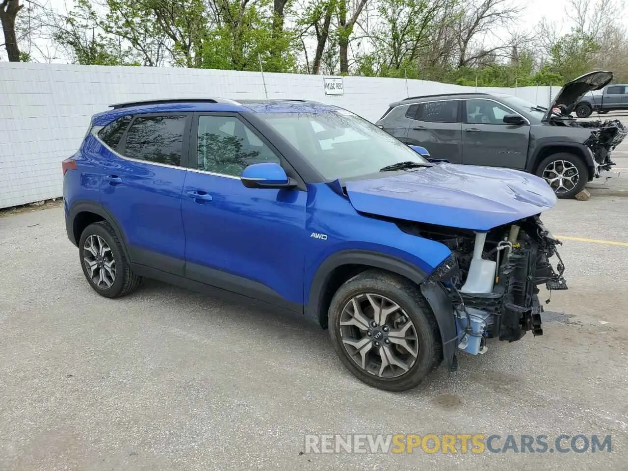 4 Photograph of a damaged car KNDERCAA0M7072270 KIA SELTOS 2021