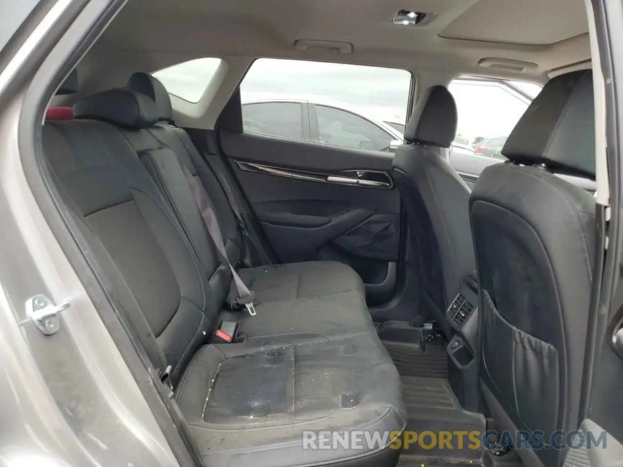 10 Photograph of a damaged car KNDERCAA0M7212897 KIA SELTOS 2021