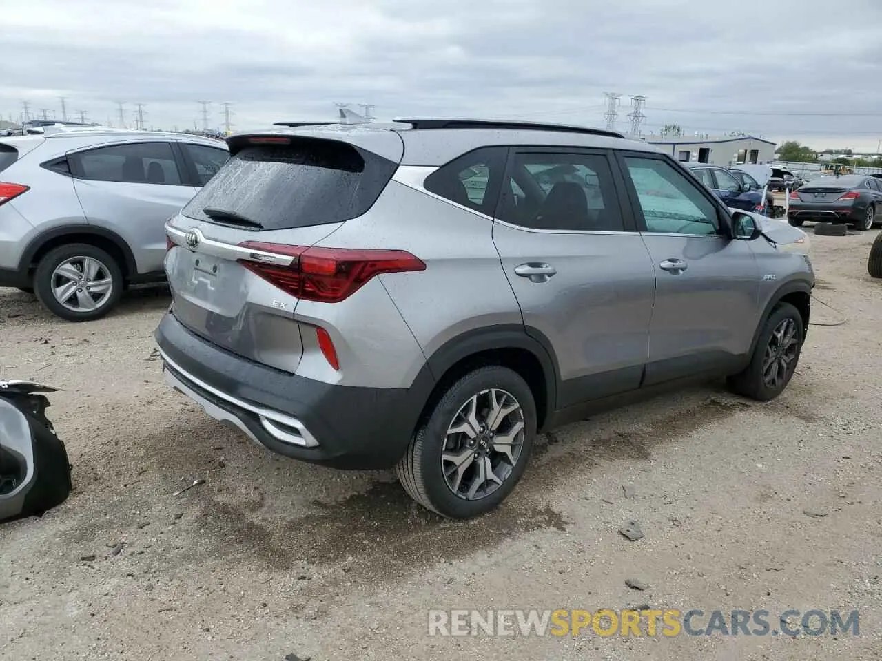3 Photograph of a damaged car KNDERCAA0M7212897 KIA SELTOS 2021