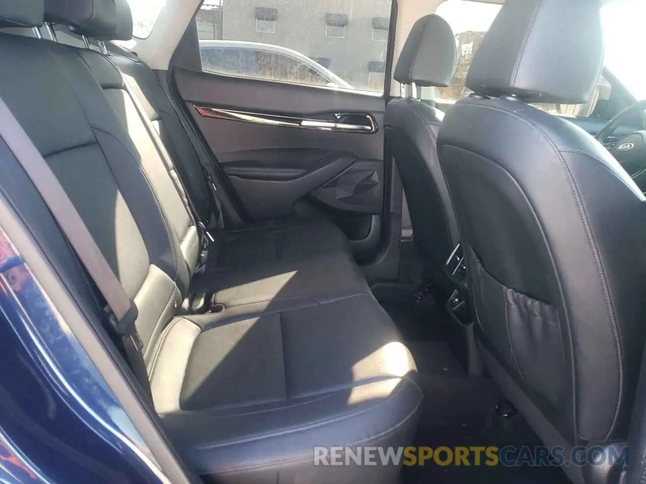12 Photograph of a damaged car KNDERCAA1M7130483 KIA SELTOS 2021