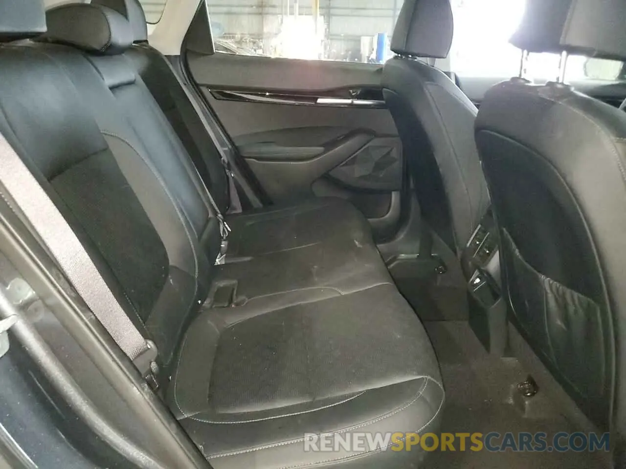 11 Photograph of a damaged car KNDERCAA1M7179165 KIA SELTOS 2021