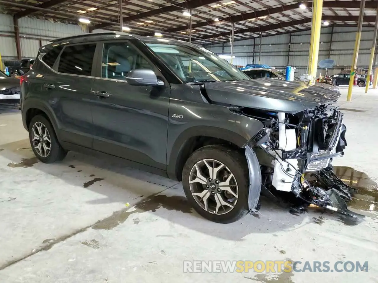 4 Photograph of a damaged car KNDERCAA1M7179165 KIA SELTOS 2021