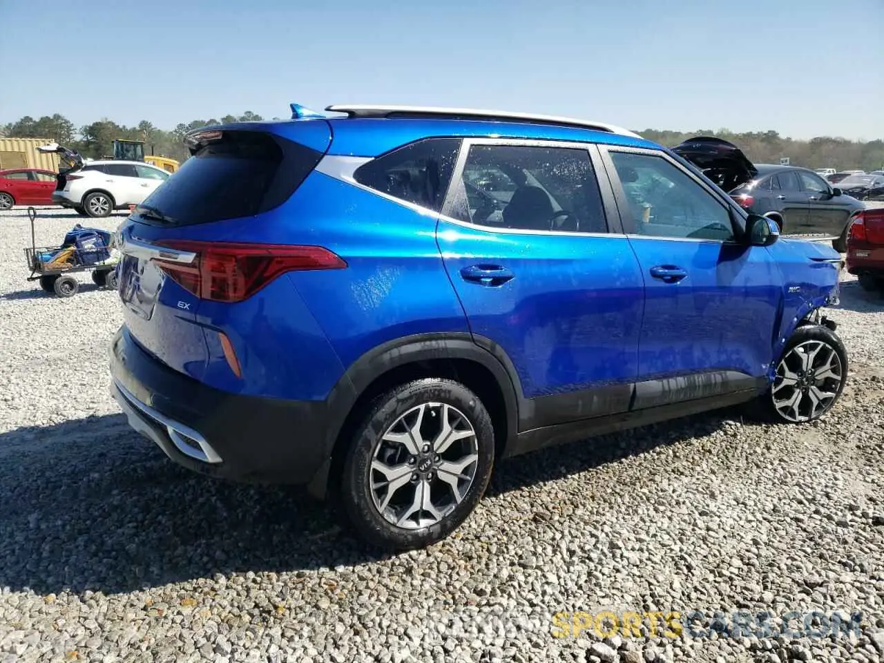 3 Photograph of a damaged car KNDERCAA1M7194684 KIA SELTOS 2021